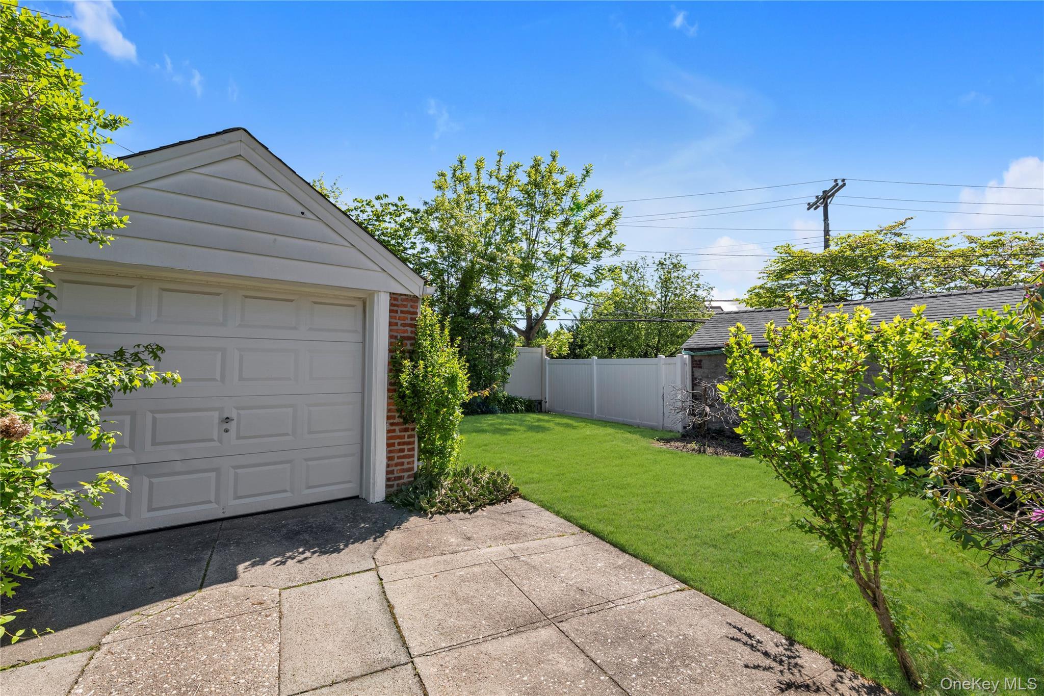 Single Family Effington Queens, NY 11358, MLS-1000819-20