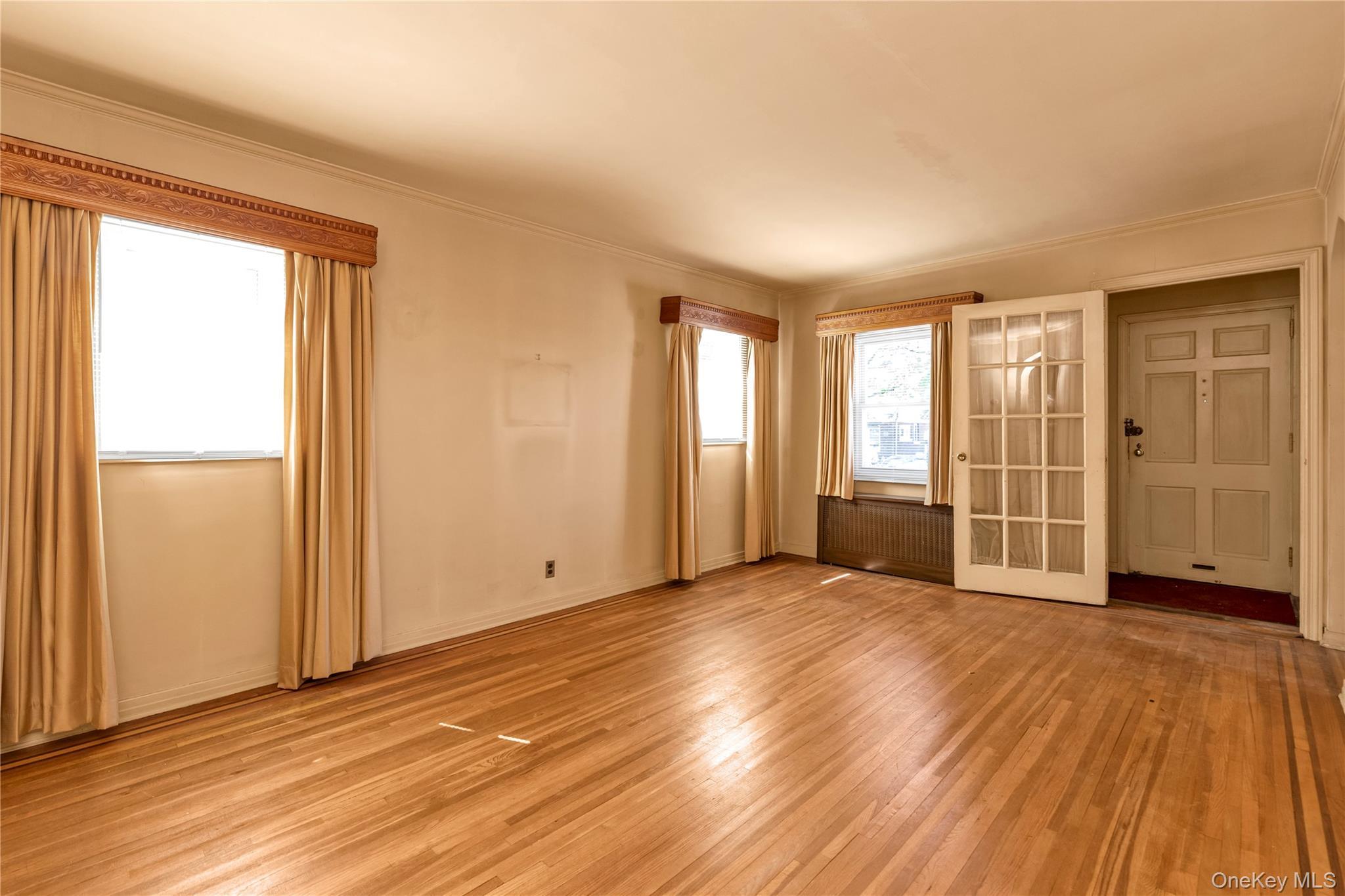 Single Family Effington Queens, NY 11358, MLS-1000819-3