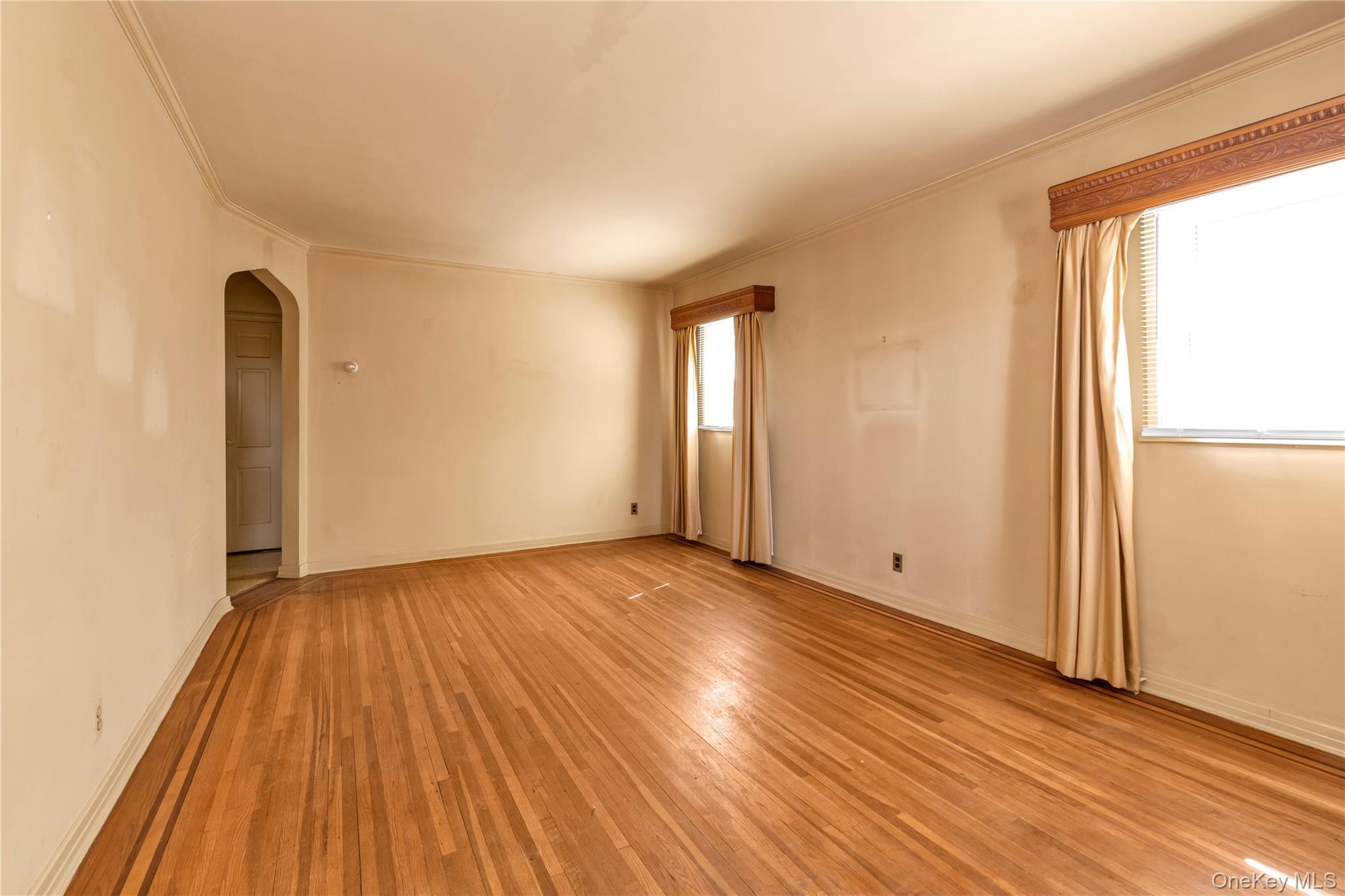 Single Family Effington Queens, NY 11358, MLS-1000819-4