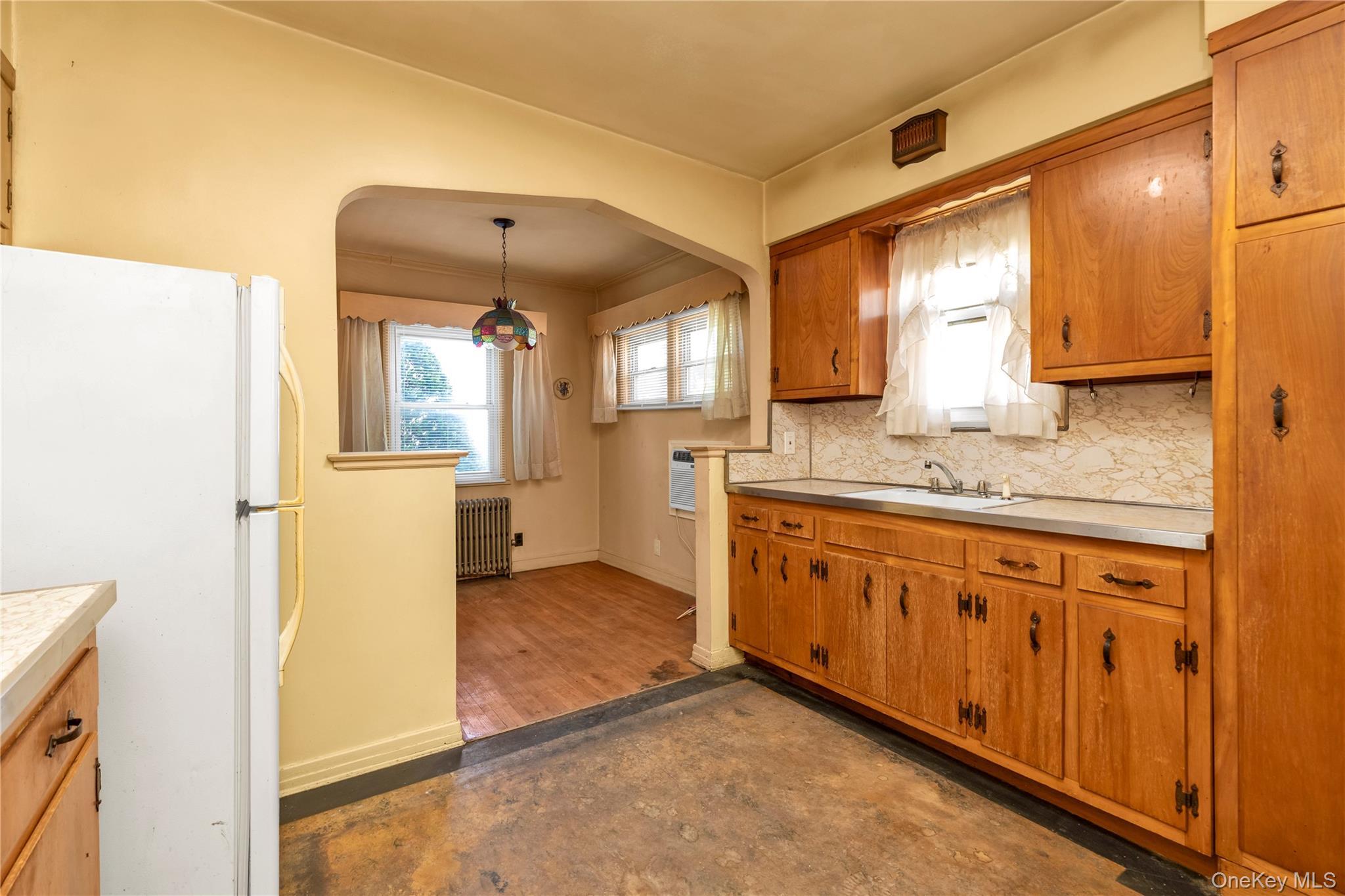 Single Family Effington Queens, NY 11358, MLS-1000819-8