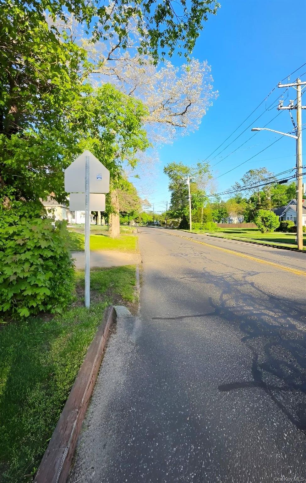 Single Family Half Hollow Road  Suffolk County, NY 11729, MLS-1000893-10