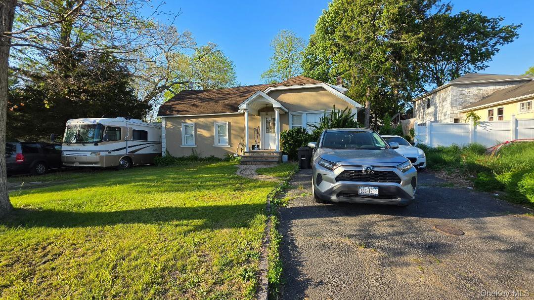 Single Family Half Hollow Road Suffolk County, NY 11729, MLS-1000893-2