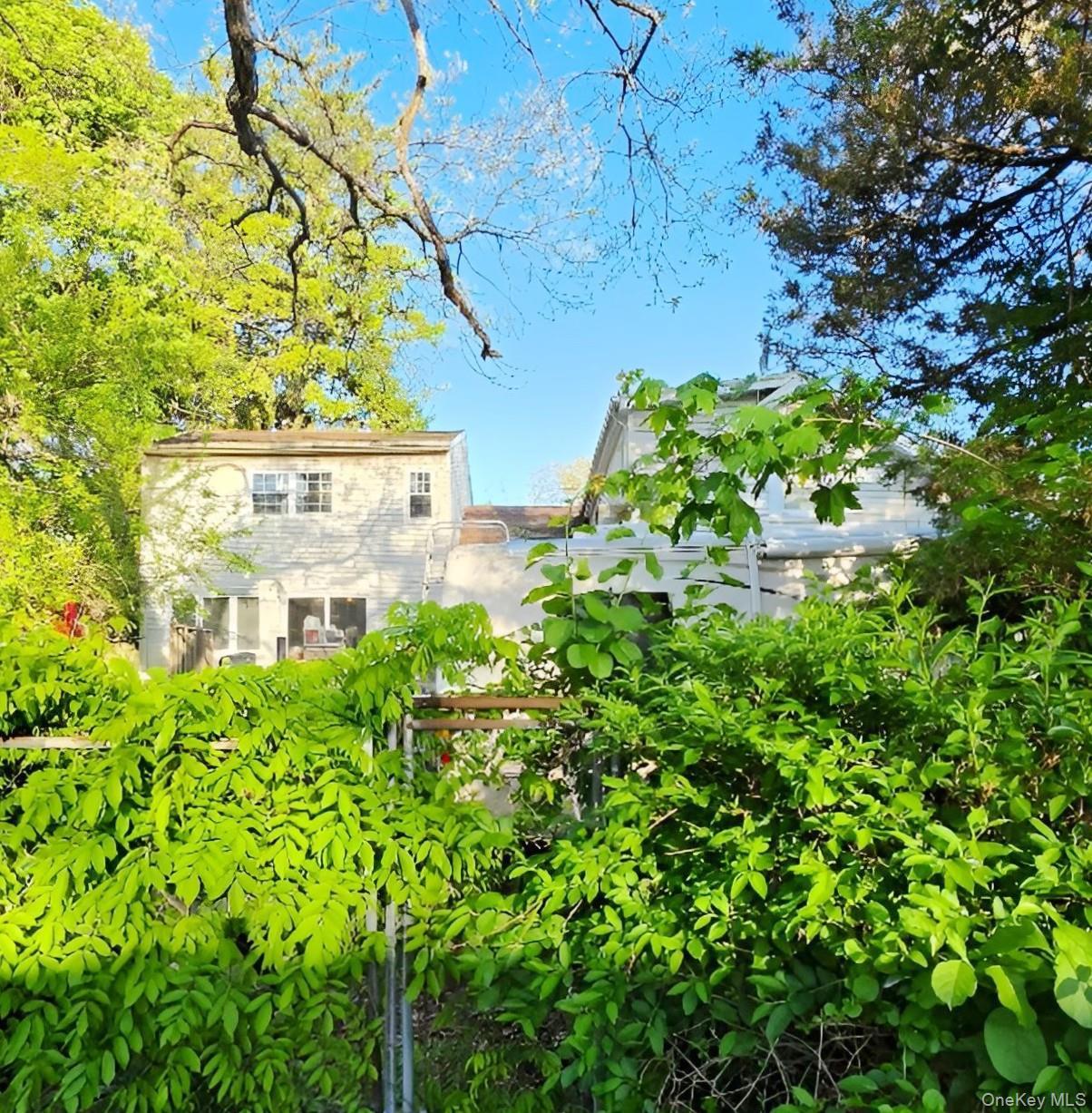 Single Family Half Hollow Road Suffolk County, NY 11729, MLS-1000893-5
