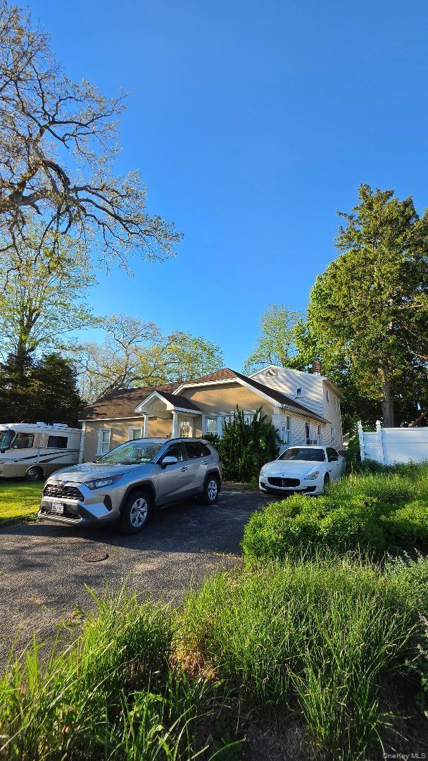 Single Family Half Hollow Road Suffolk County, NY 11729, MLS-1000893-8