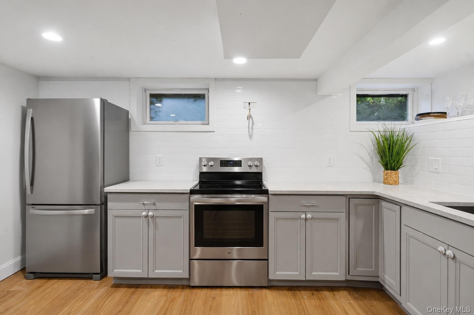 Single Family Wood Haven Place Suffolk County, NY 11731, MLS-1000929-26