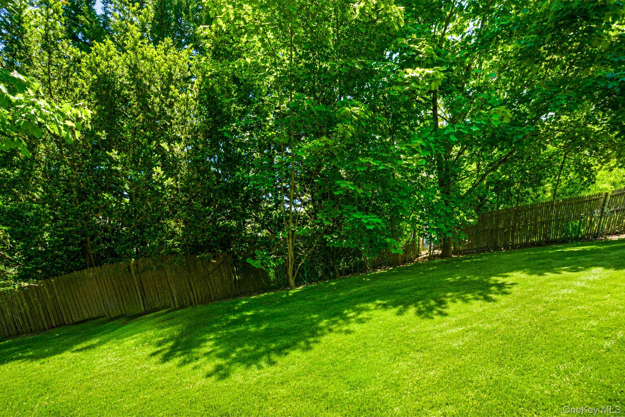 Single Family Wood Haven Place Suffolk County, NY 11731, MLS-1000929-35