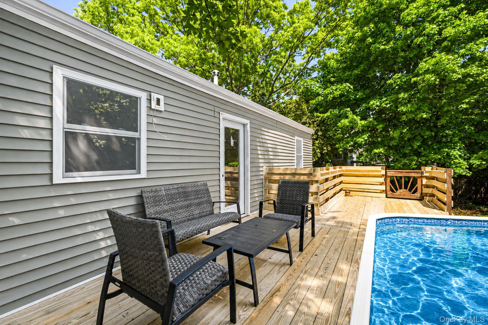 Single Family Wood Haven Place Suffolk County, NY 11731, MLS-1000929-37