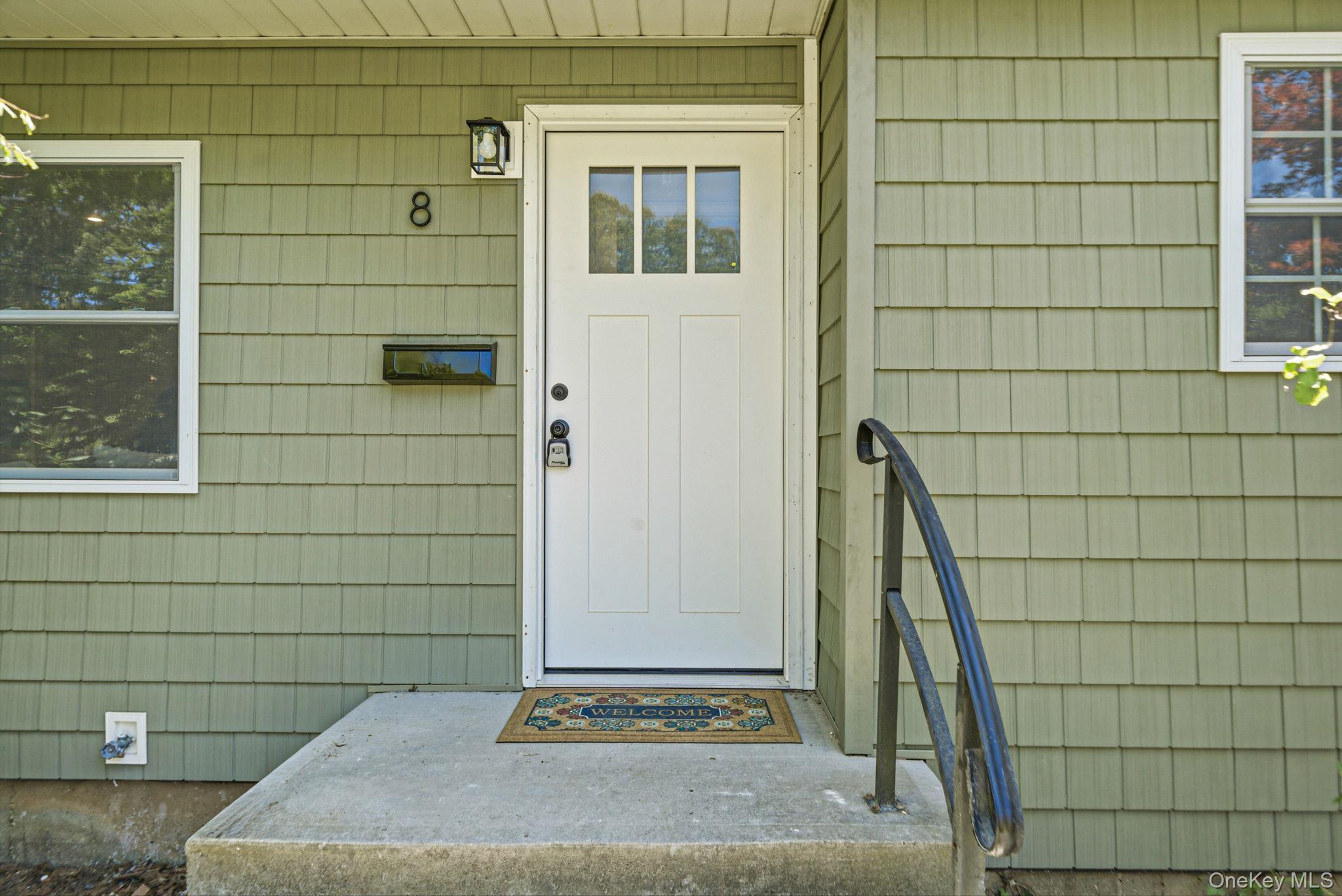 Single Family Wood Haven Place Suffolk County, NY 11731, MLS-1000929-4