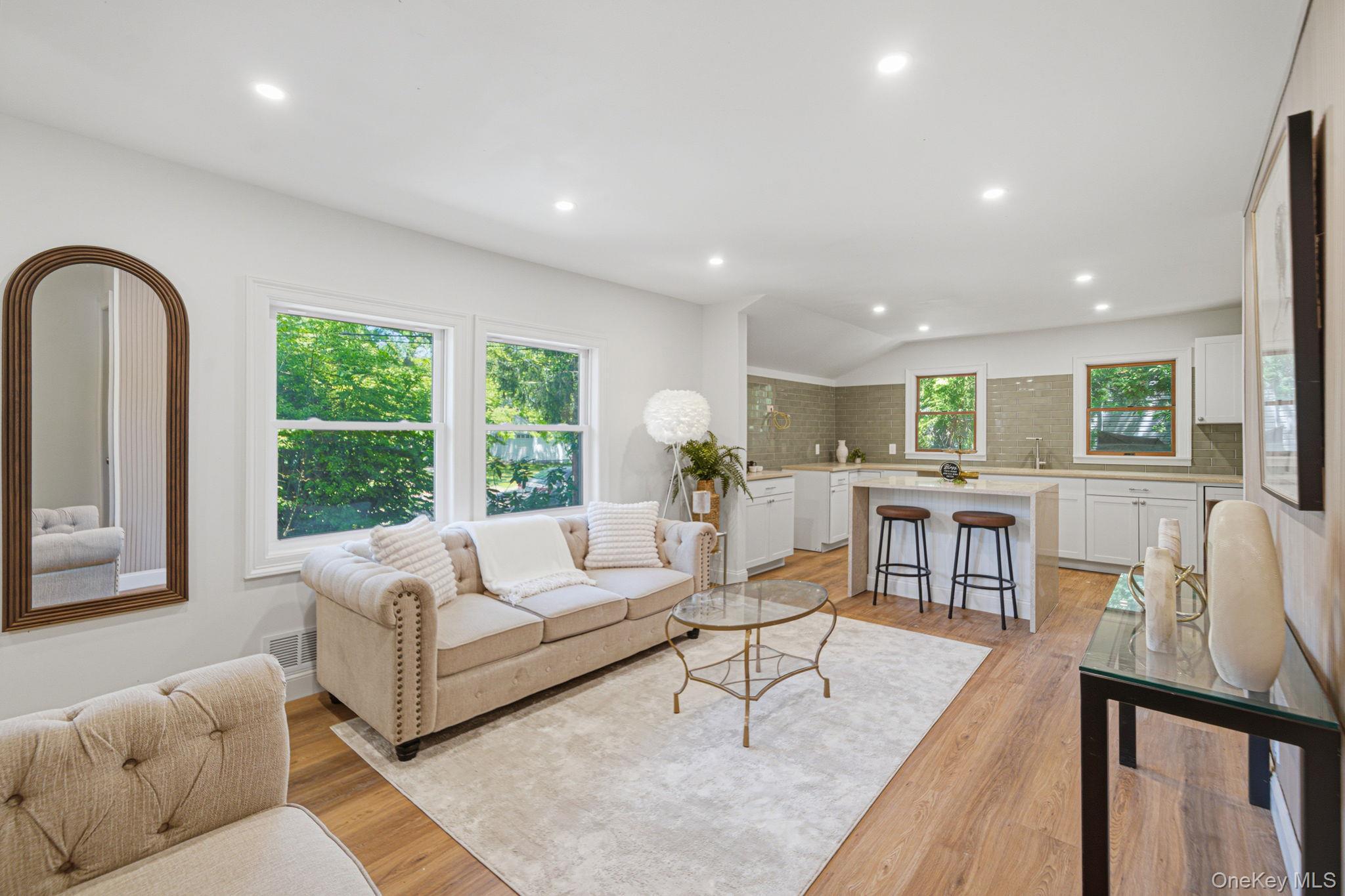 Single Family Wood Haven Place Suffolk County, NY 11731, MLS-1000929-5