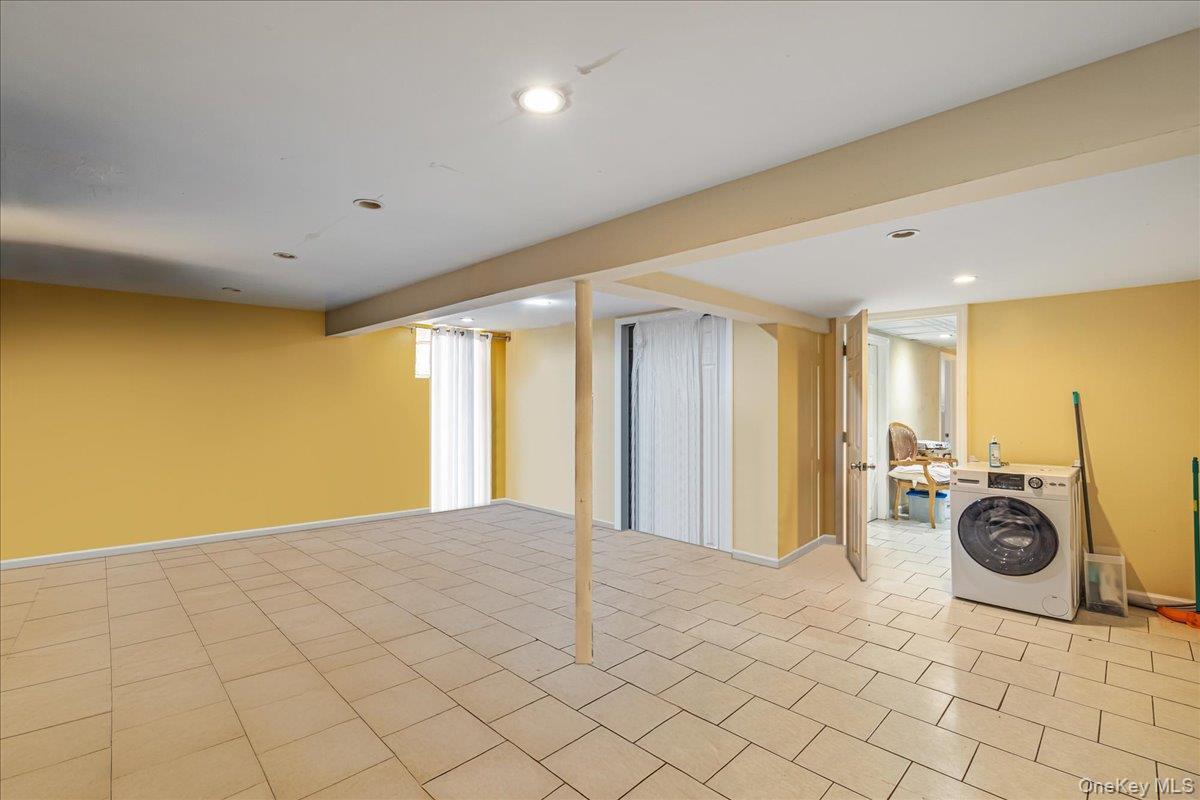 Single Family 229th Street Queens, NY 11413, MLS-1000962-10