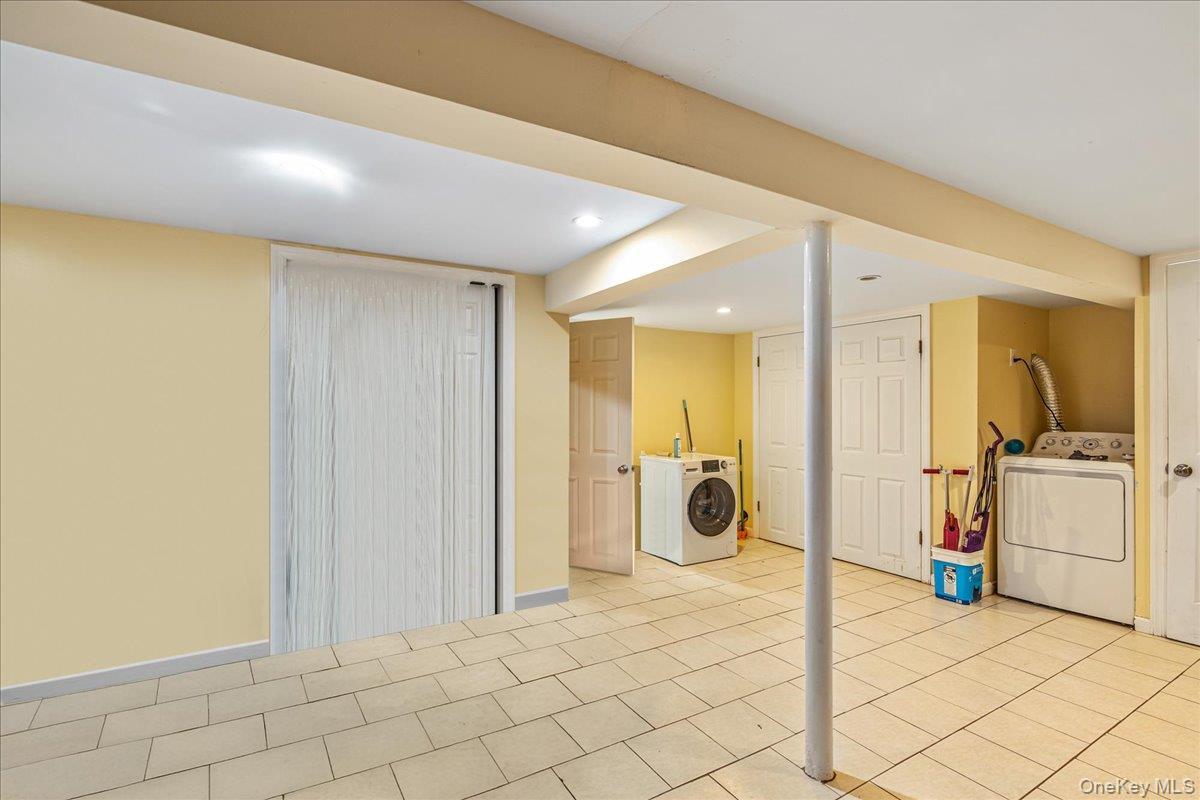 Single Family 229th Street Queens, NY 11413, MLS-1000962-11