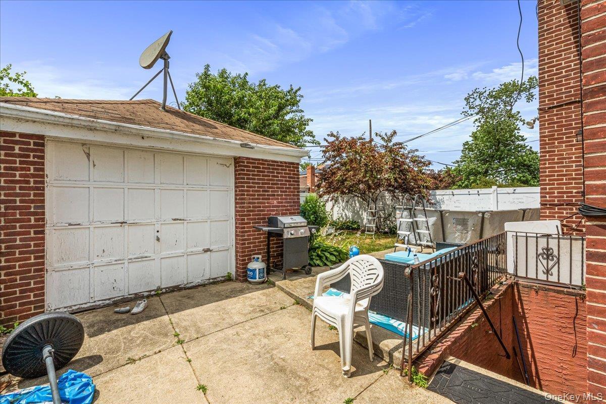 Single Family 229th Street Queens, NY 11413, MLS-1000962-17