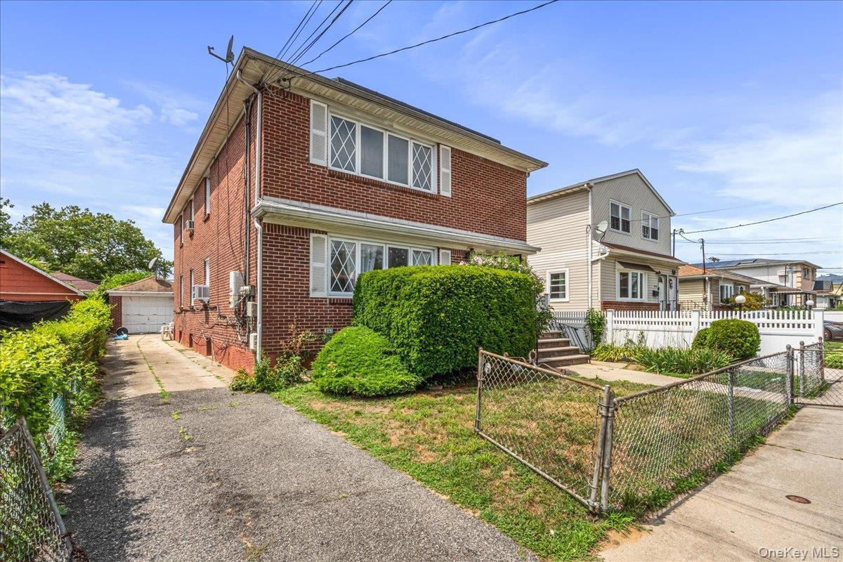 Single Family 229th Street Queens, NY 11413, MLS-1000962-2