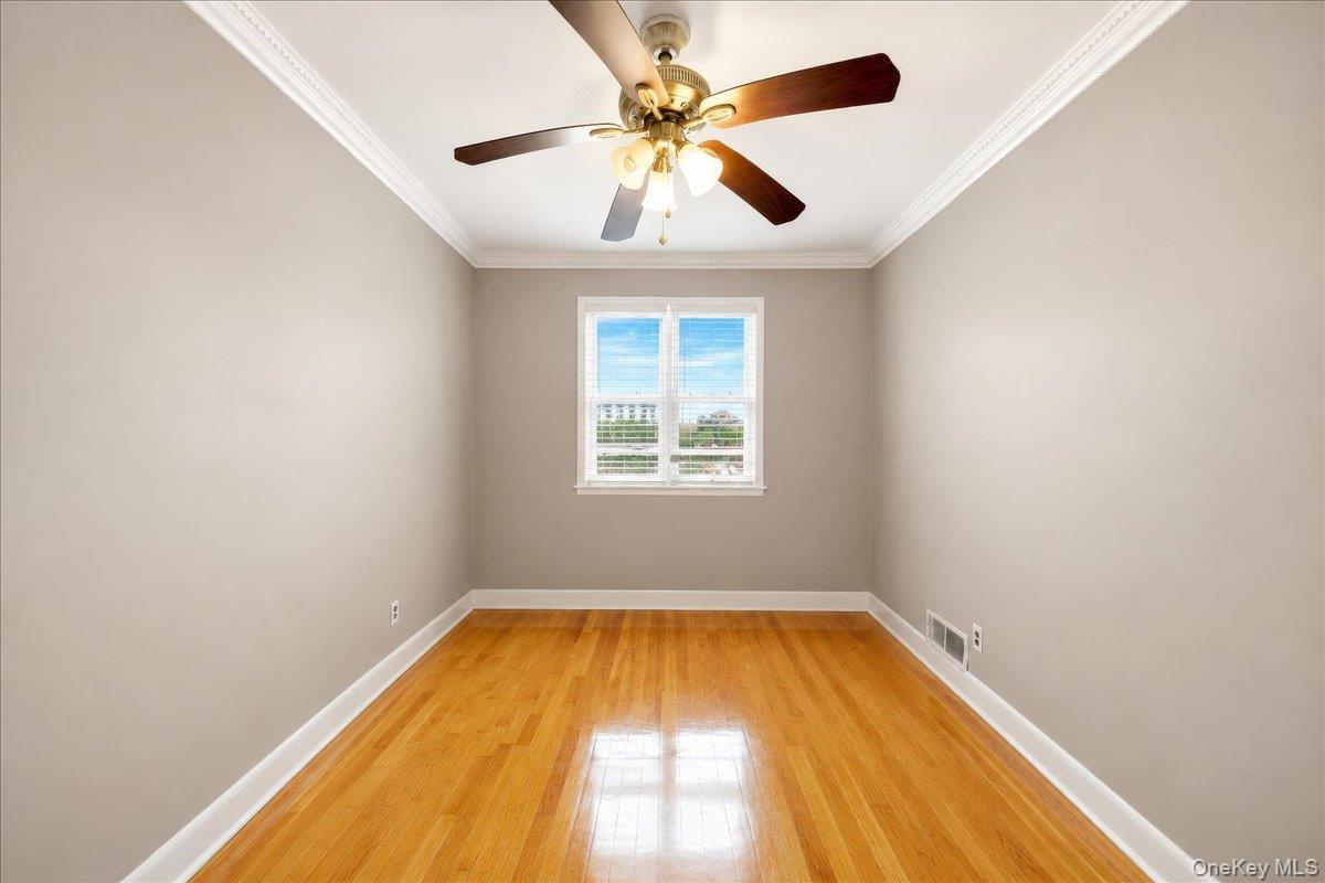 Single Family Logan Bronx, NY 10465, MLS-1000992-12