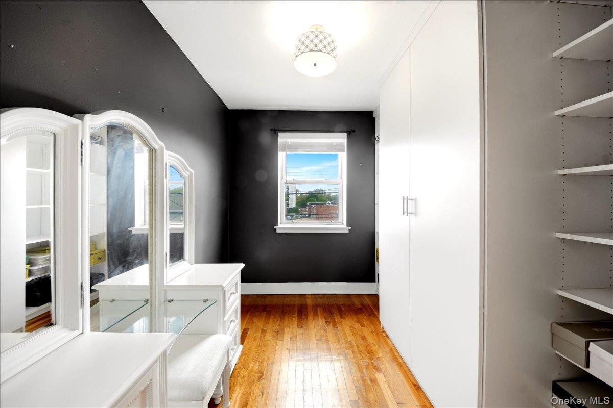 Single Family Logan Bronx, NY 10465, MLS-1000992-14