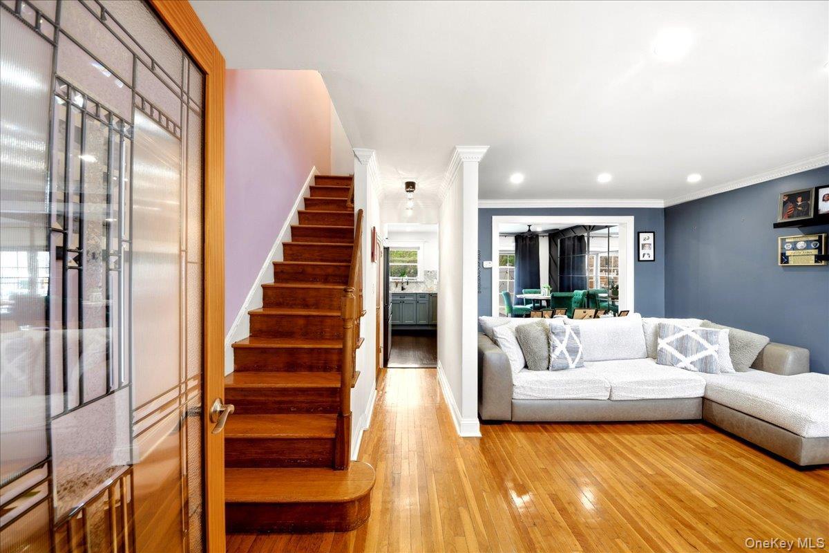 Single Family Logan Bronx, NY 10465, MLS-1000992-2