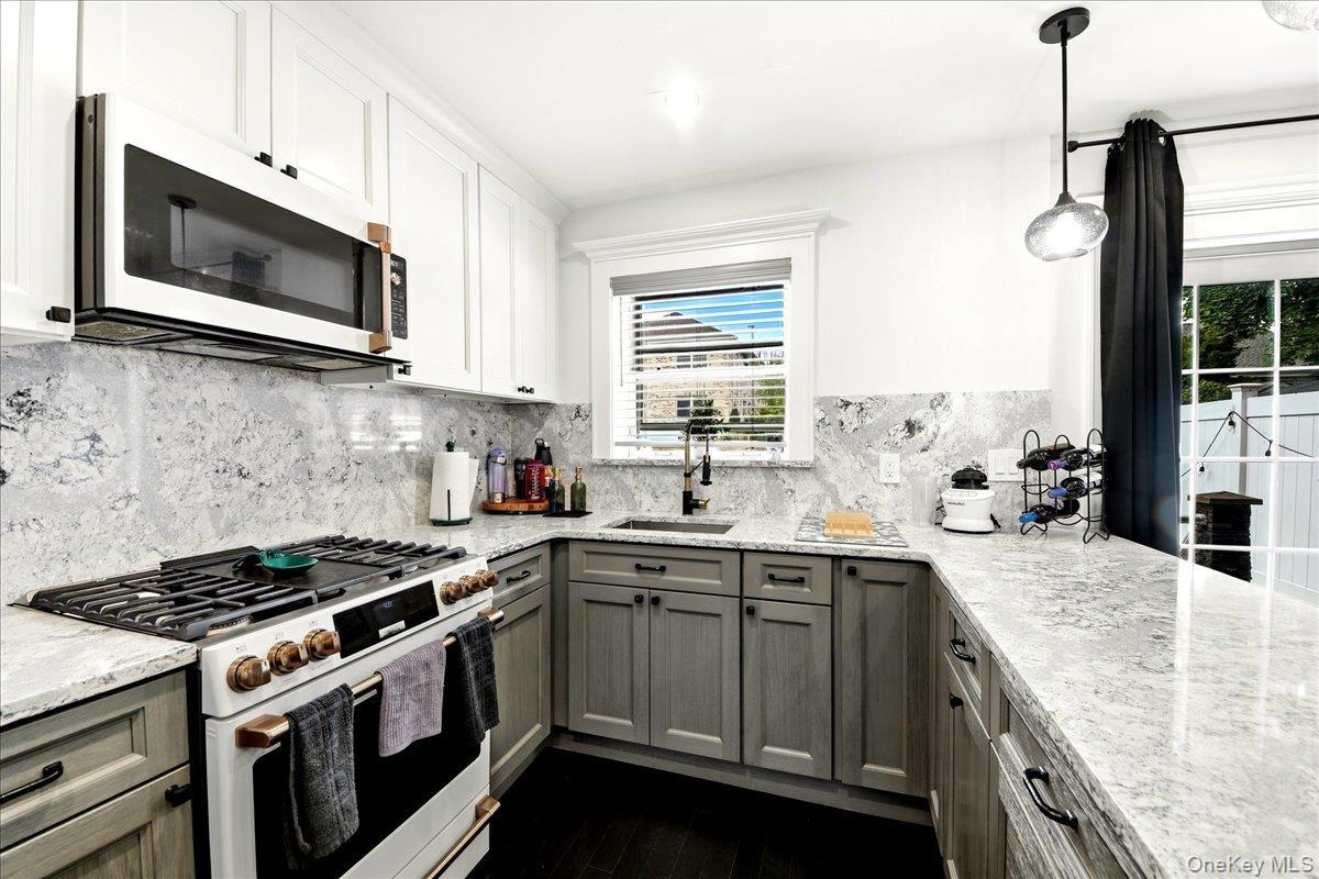 Single Family Logan Bronx, NY 10465, MLS-1000992-8