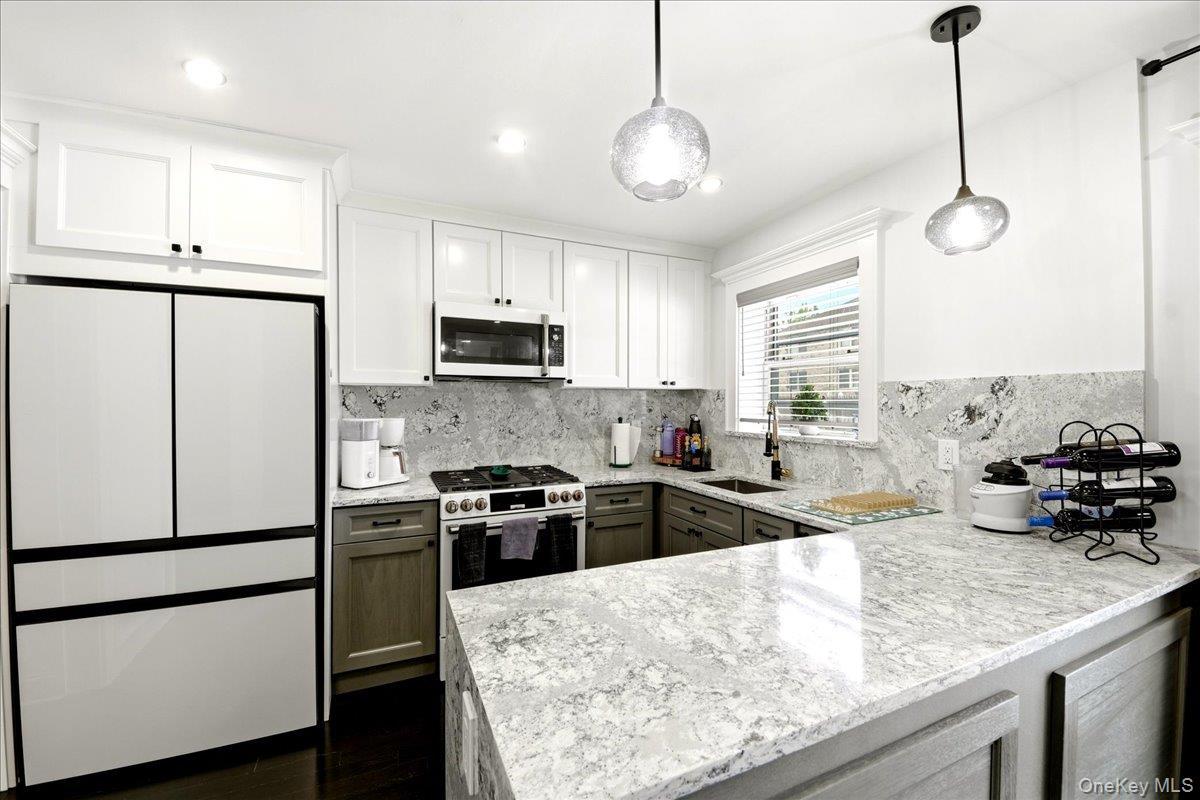 Single Family Logan Bronx, NY 10465, MLS-1000992-9