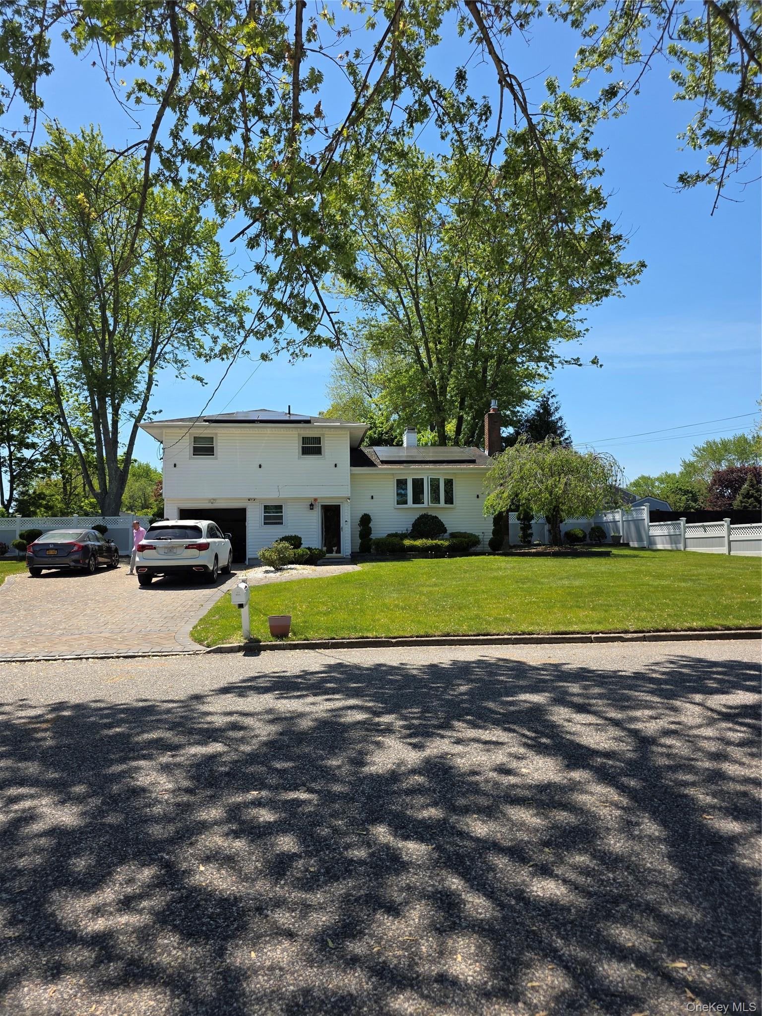 Single Family Meehan Lane Suffolk County, NY 11727, MLS-1001008-2