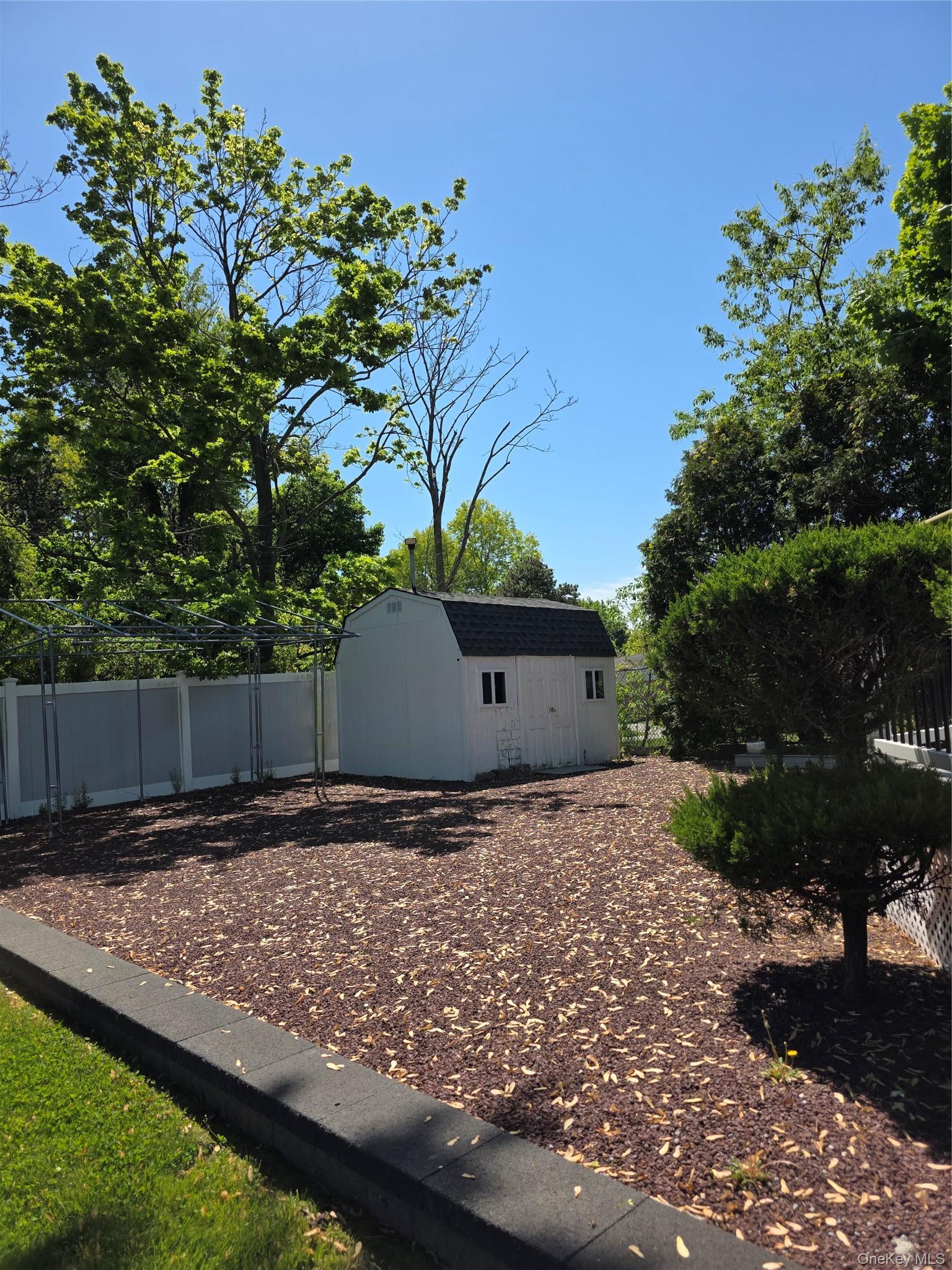 Single Family Meehan Lane Suffolk County, NY 11727, MLS-1001008-20