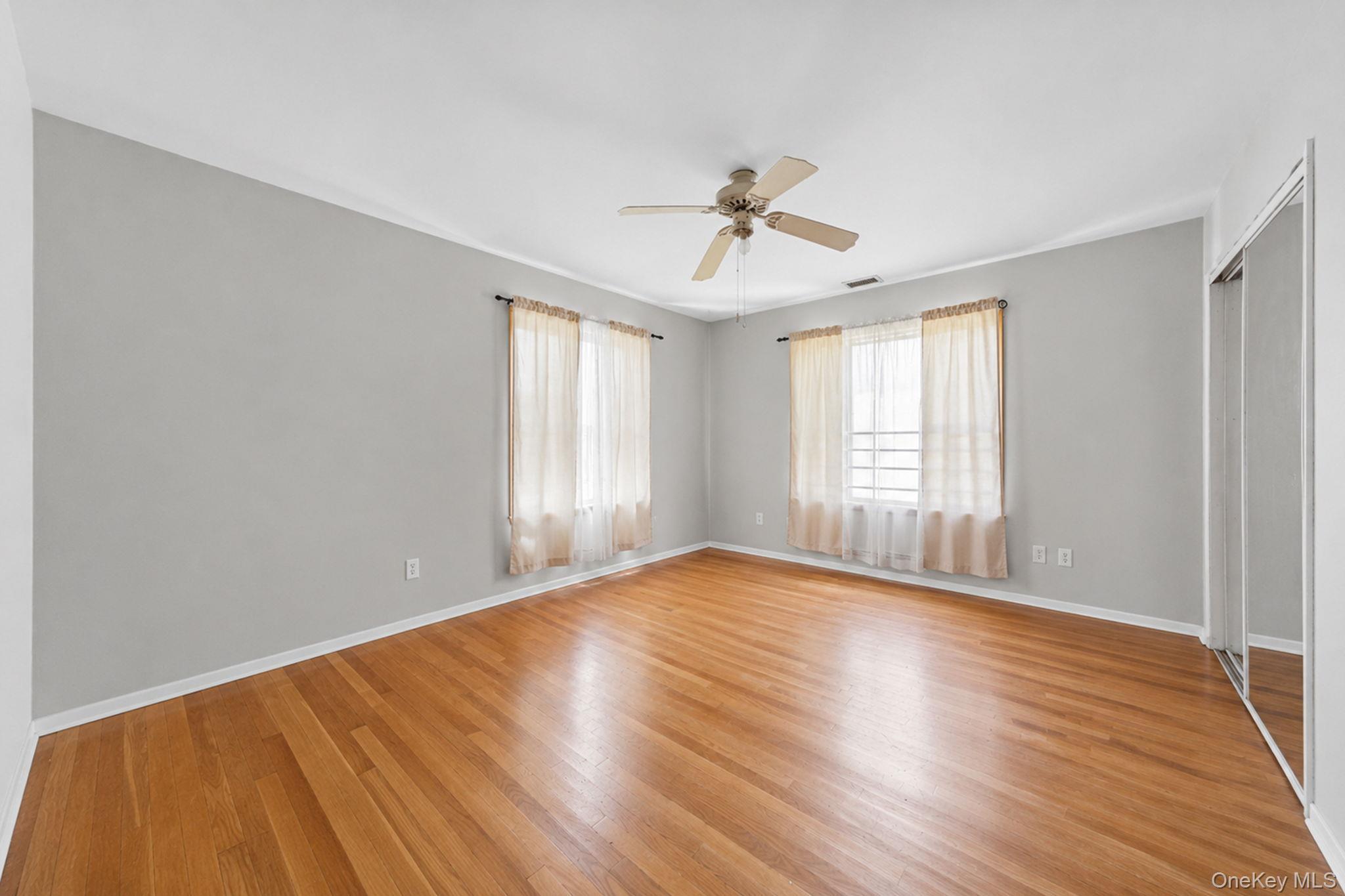 Single Family Brushwood Drive  Suffolk County, NY 11967, MLS-1001013-25