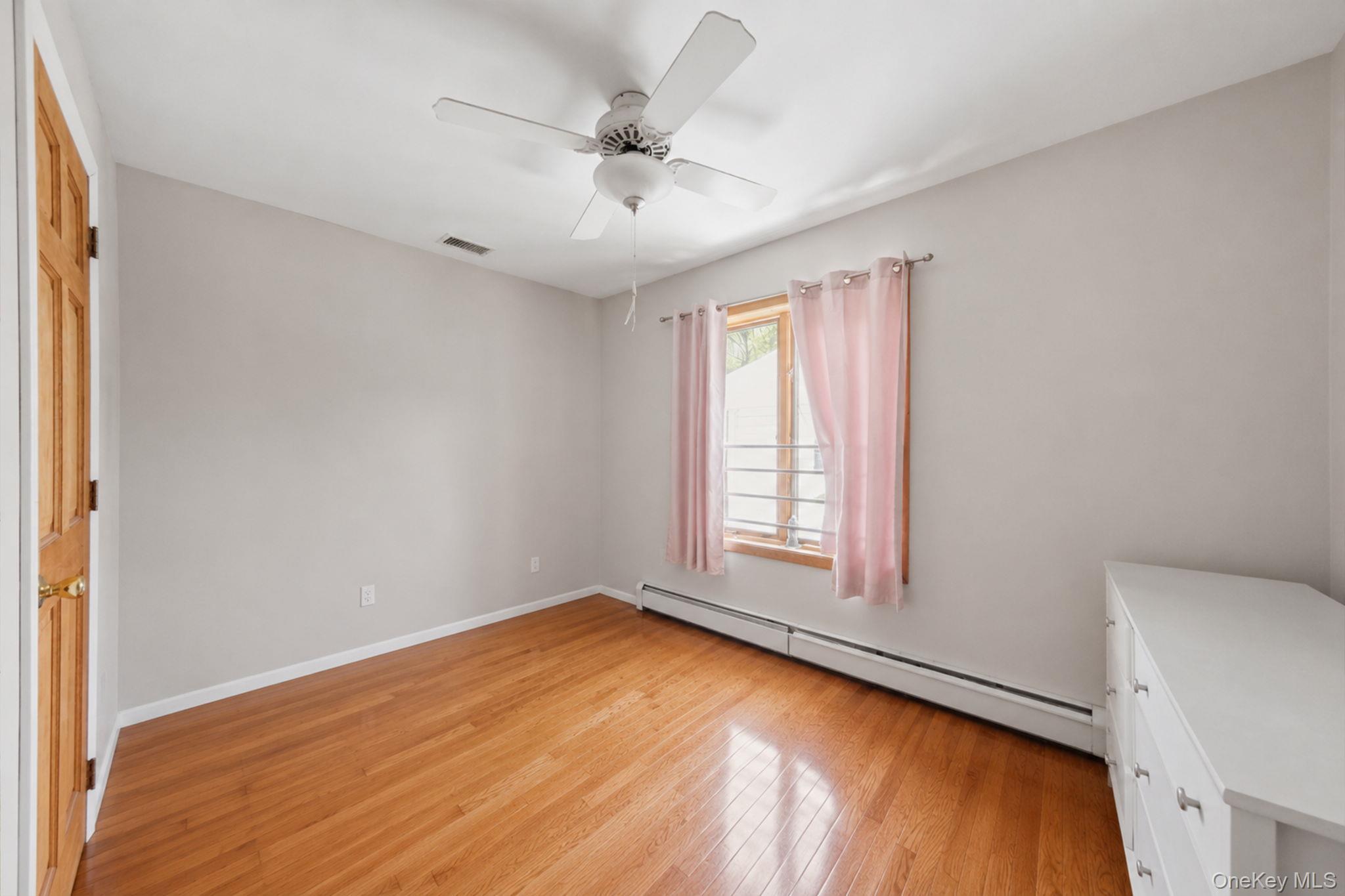 Single Family Brushwood Drive  Suffolk County, NY 11967, MLS-1001013-27