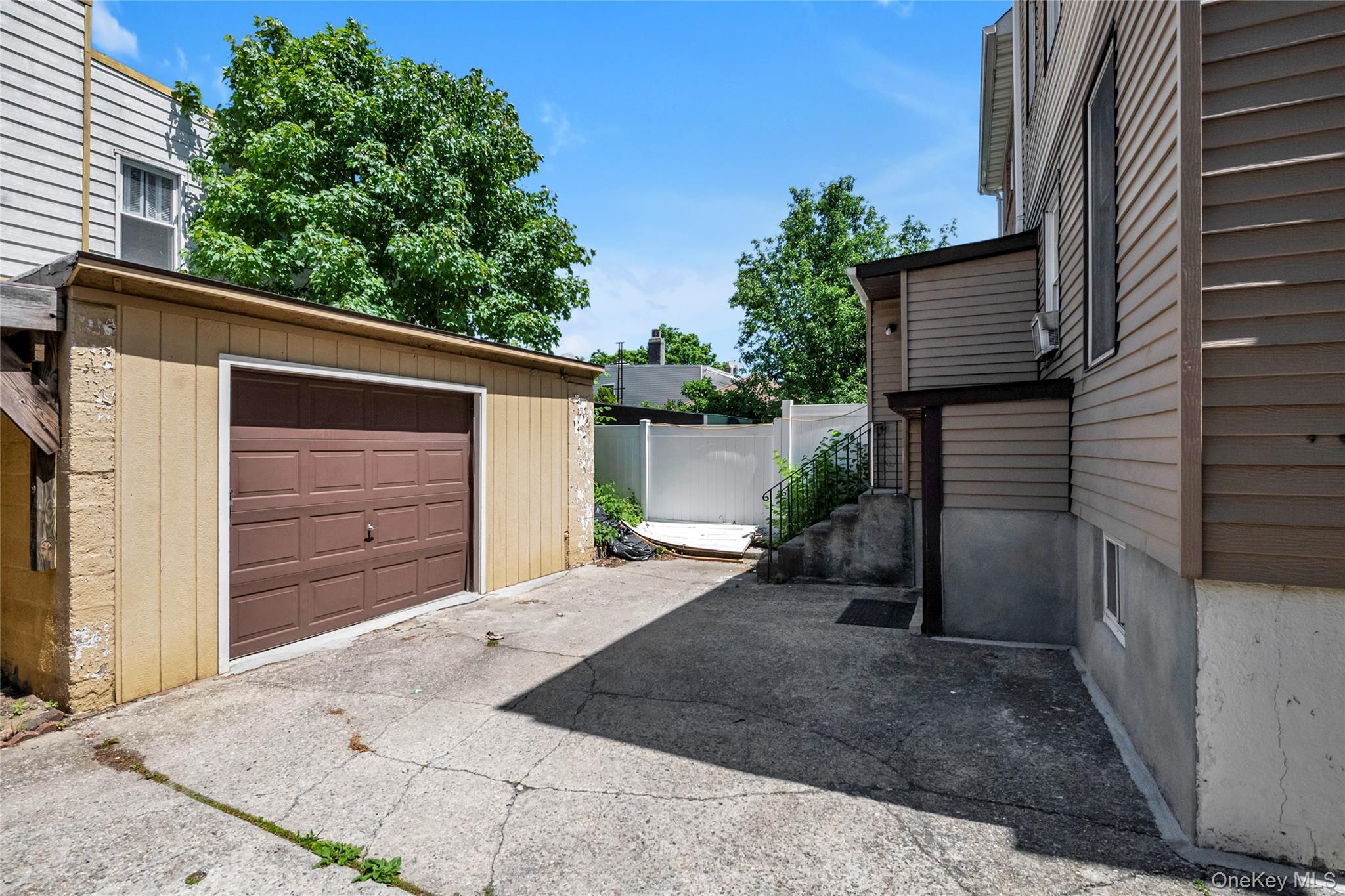 Single Family Maspeth Avenue  Queens, NY 11378, MLS-1001015-13