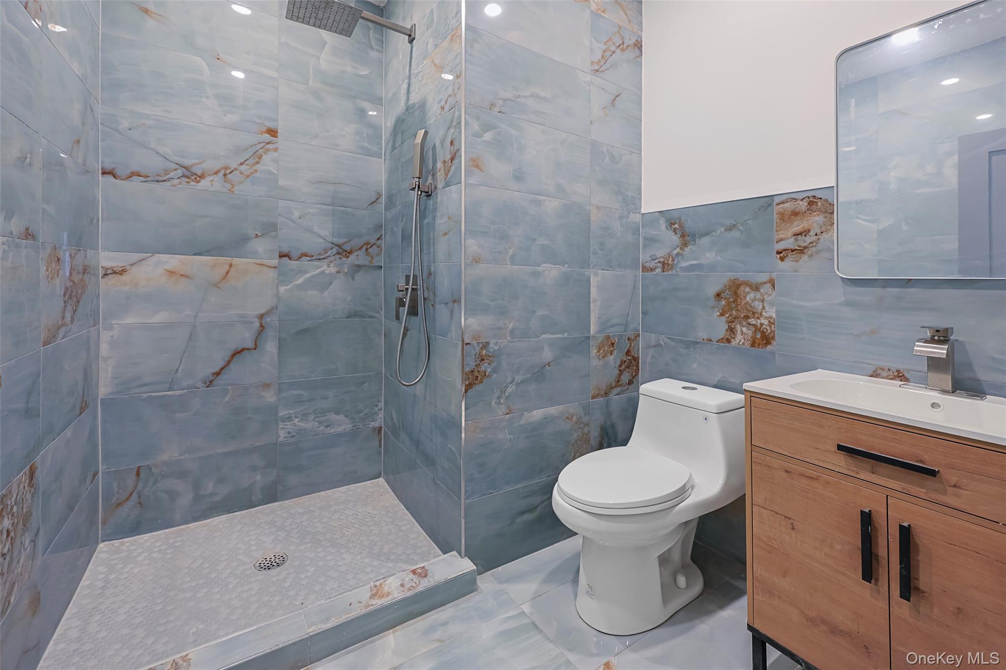 Single Family 35th Queens, NY 11368, MLS-1001021-11