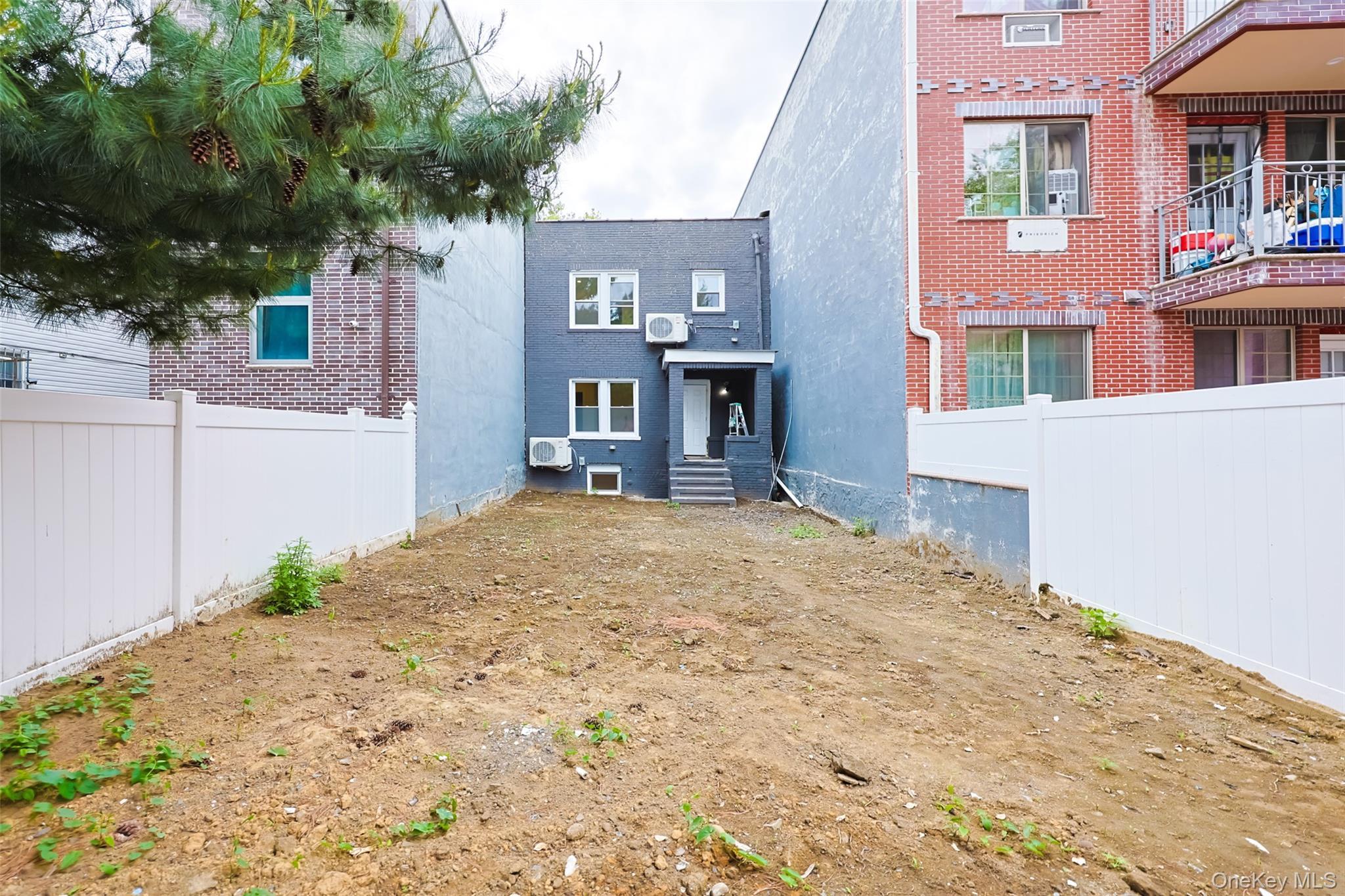 Single Family 35th Queens, NY 11368, MLS-1001021-34
