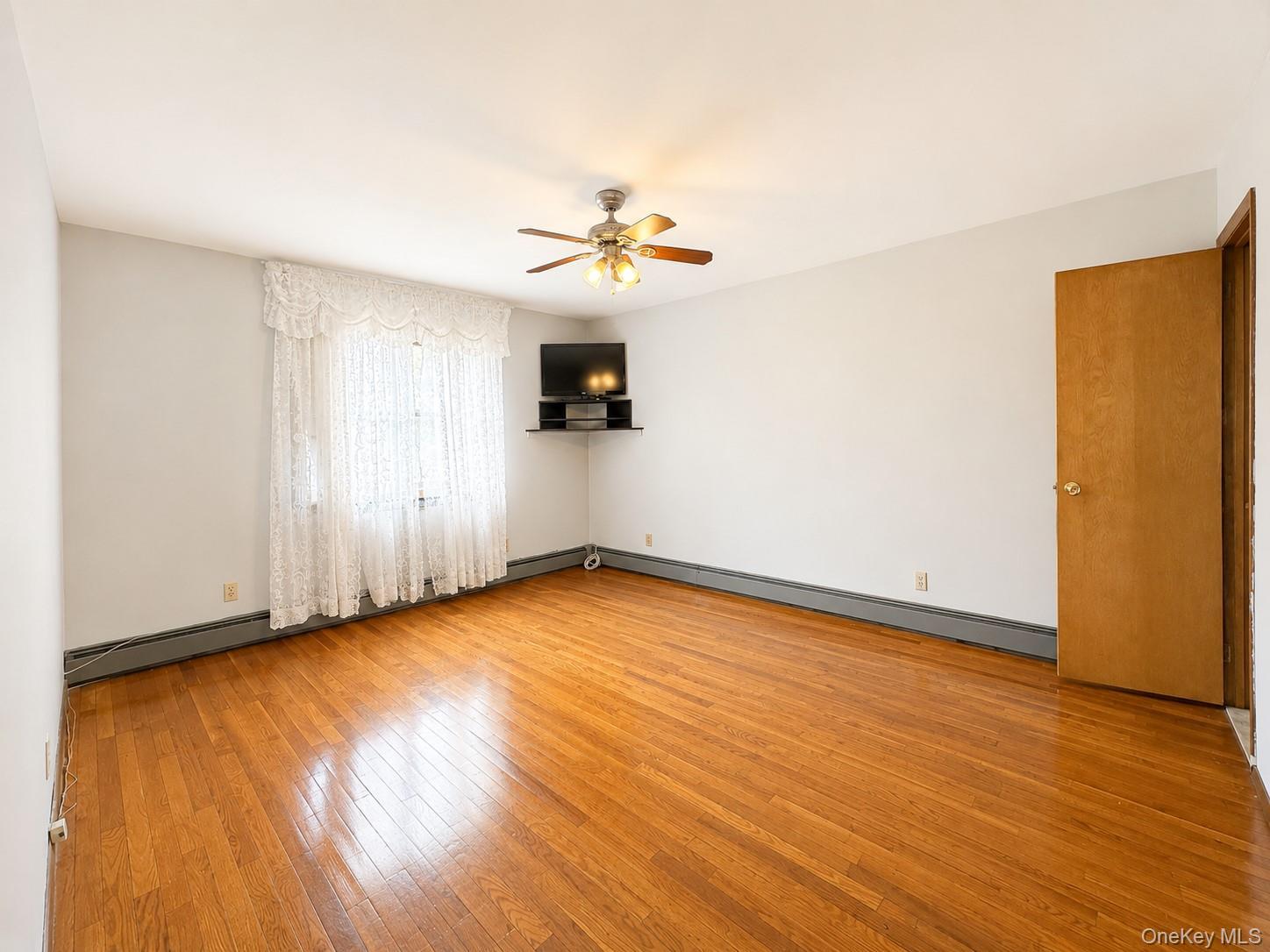Single Family 95th Street Queens, NY 11414, MLS-1001056-11