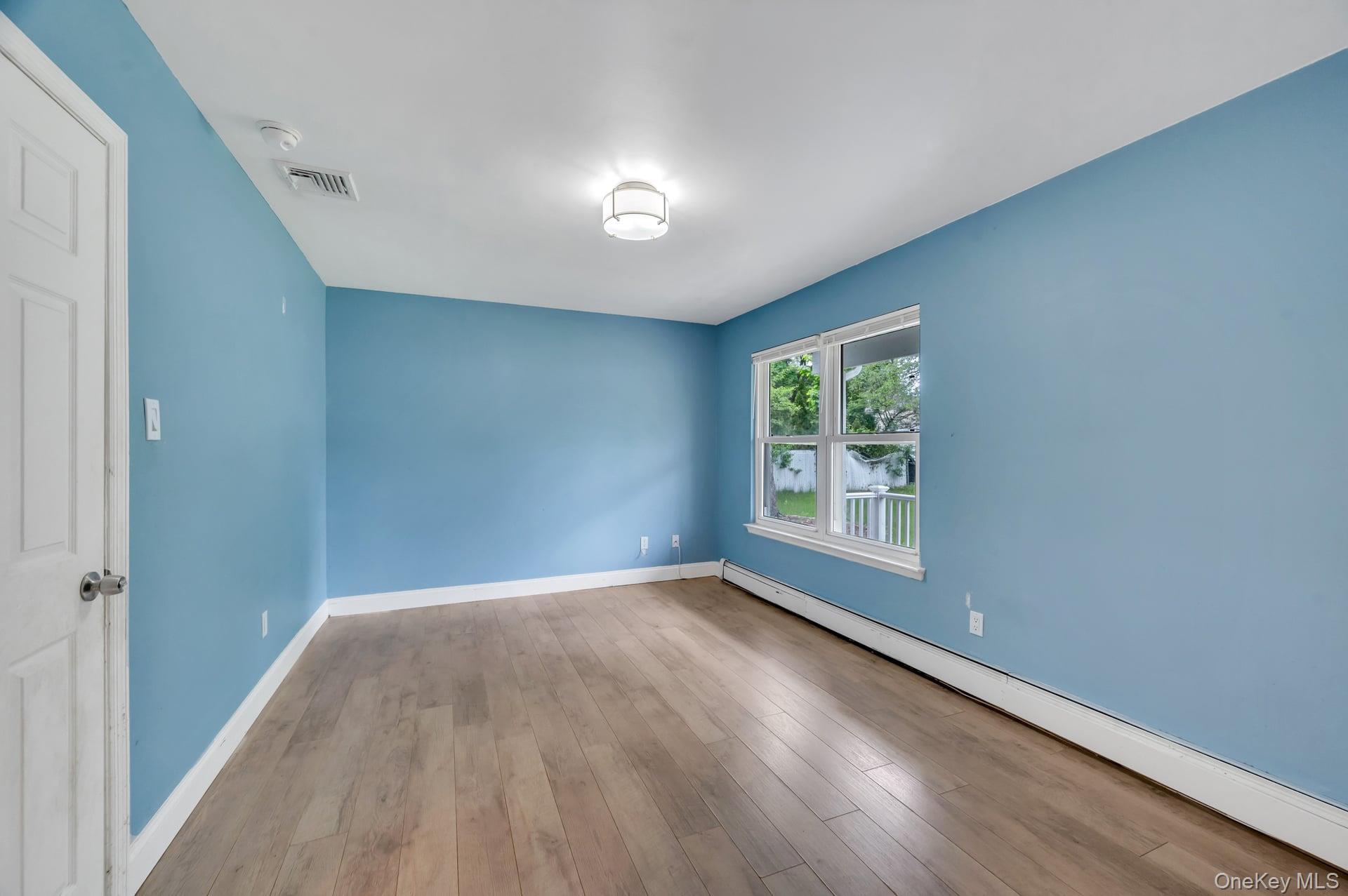 Single Family Hale Lane  Suffolk County, NY 11727, MLS-1001061-7