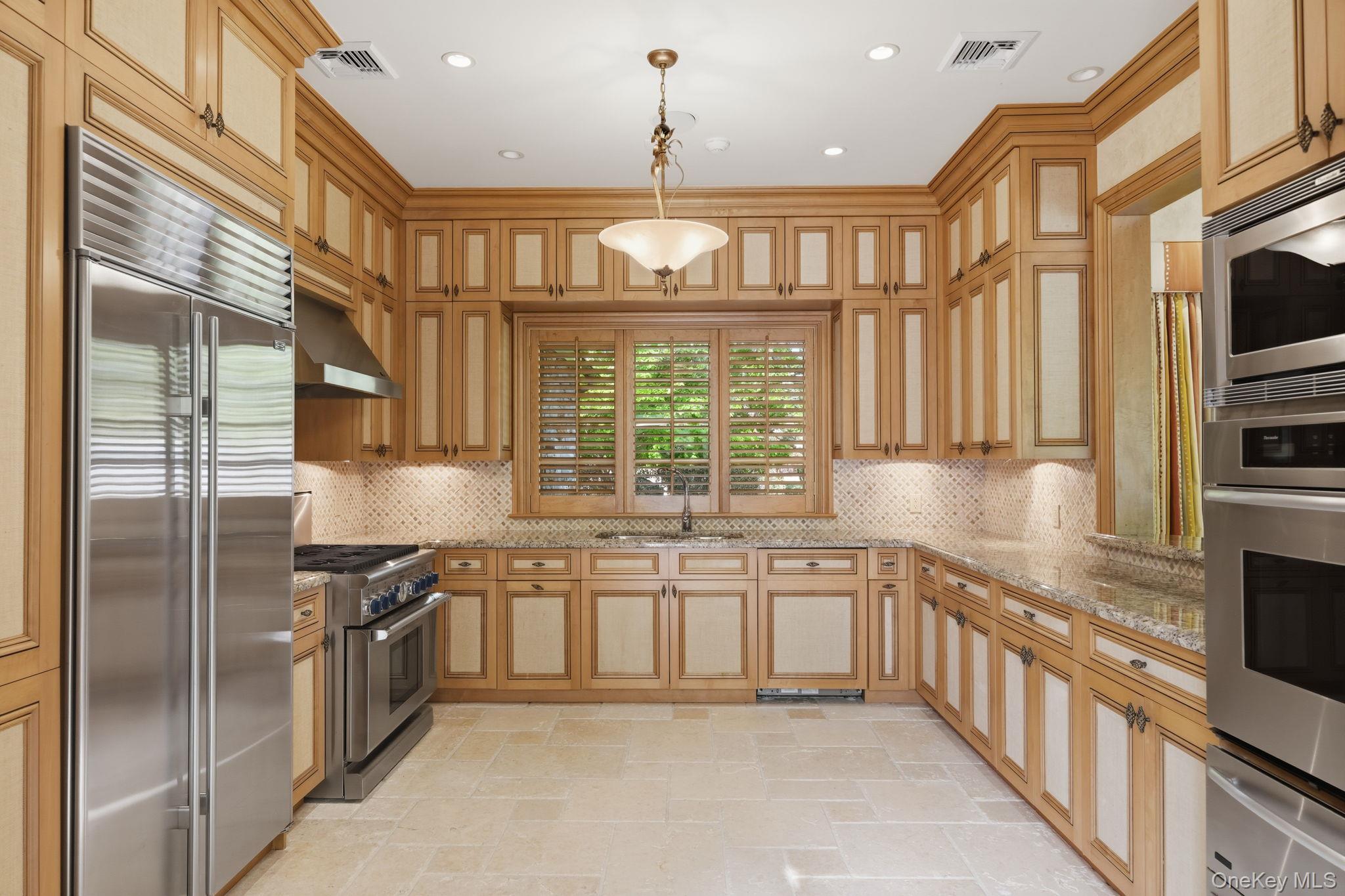 Single Family Applewood Estate  Nassau County, NY 11545, MLS-1001064-34
