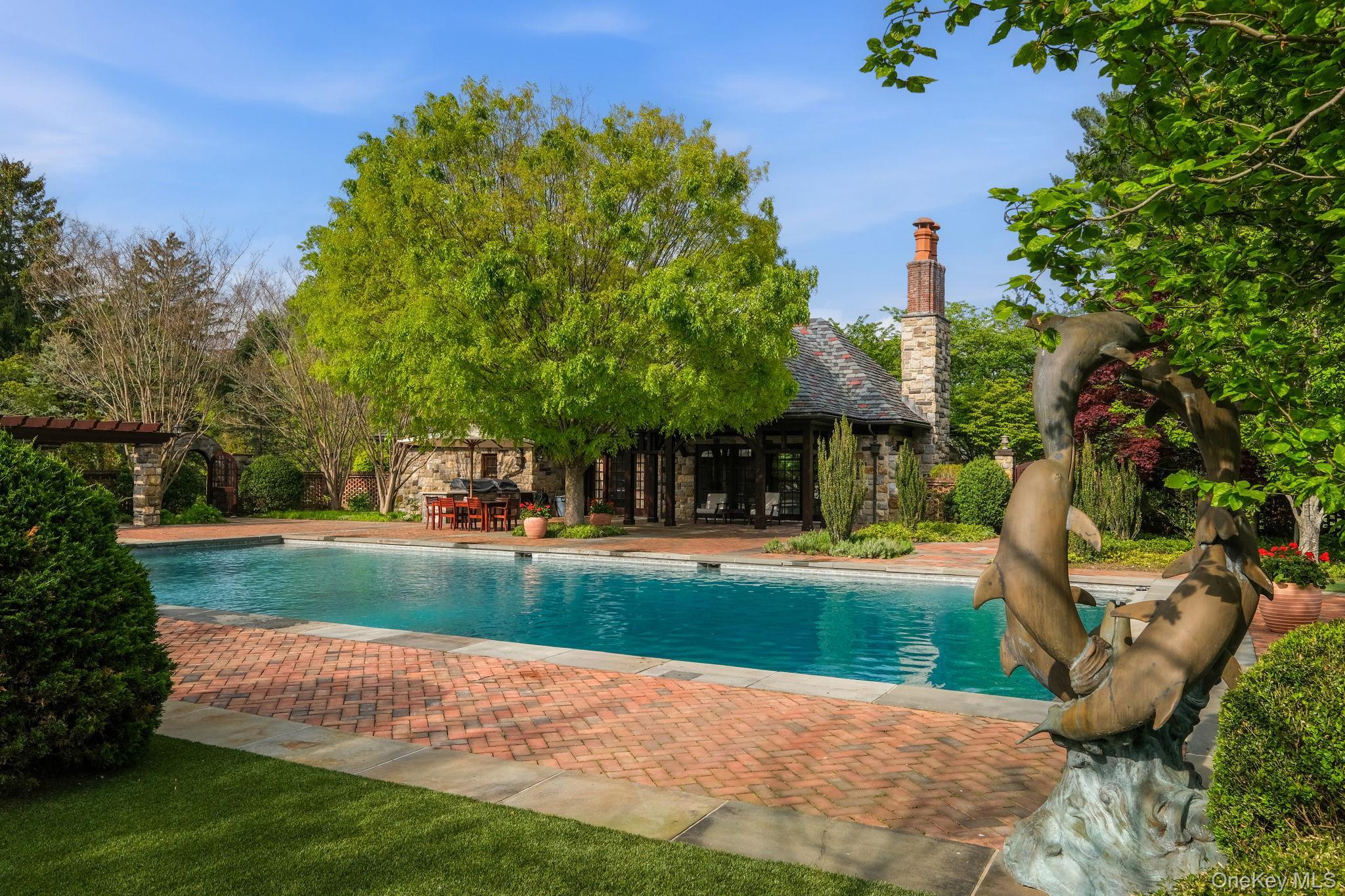 Single Family Applewood Estate  Nassau County, NY 11545, MLS-1001064-37