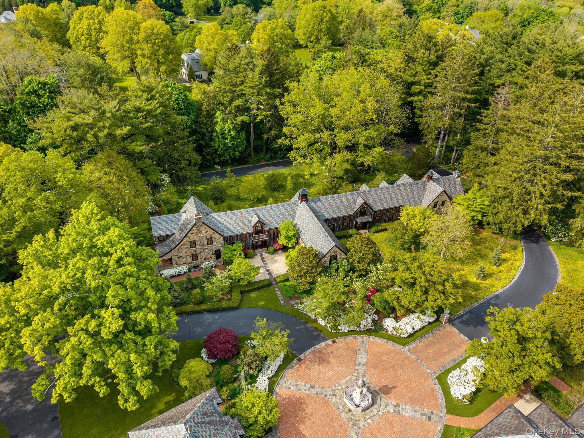 Single Family Applewood Estate  Nassau County, NY 11545, MLS-1001064-38