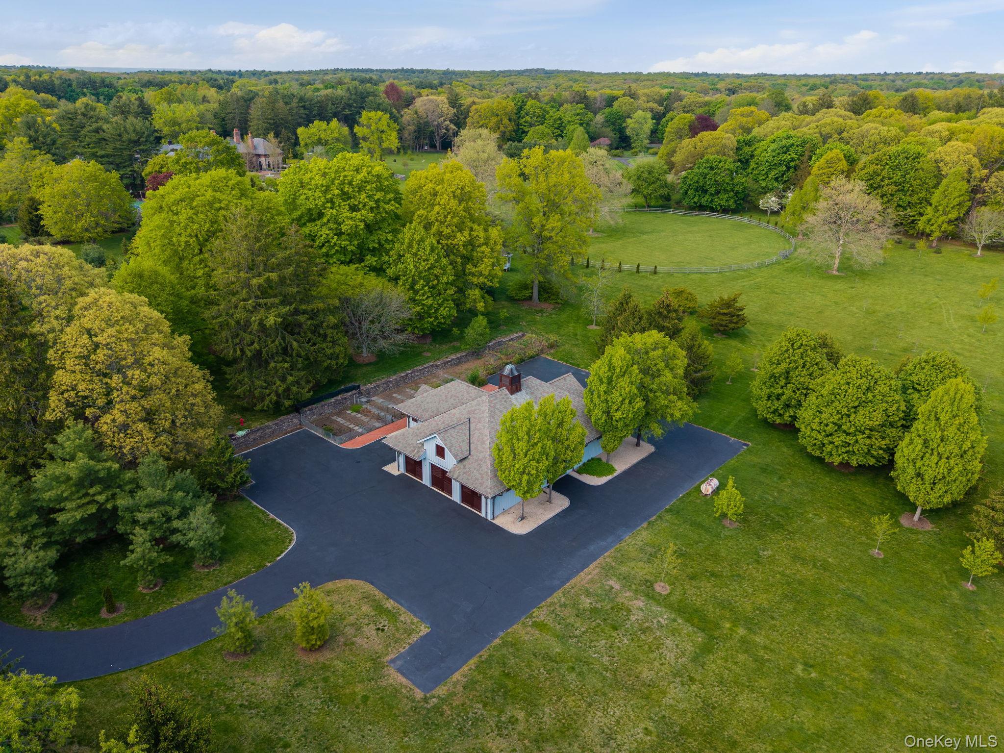 Single Family Applewood Estate  Nassau County, NY 11545, MLS-1001064-41