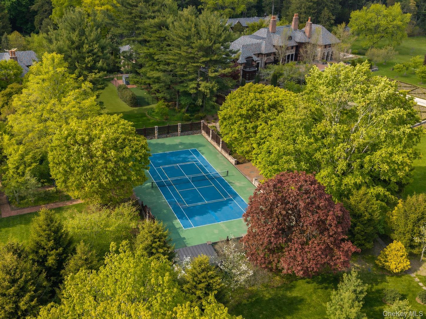 Single Family Applewood Estate  Nassau County, NY 11545, MLS-1001064-43