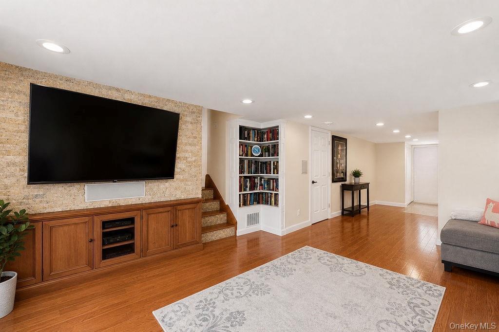 Single Family 90th Street Queens, NY 11414, MLS-1001130-16