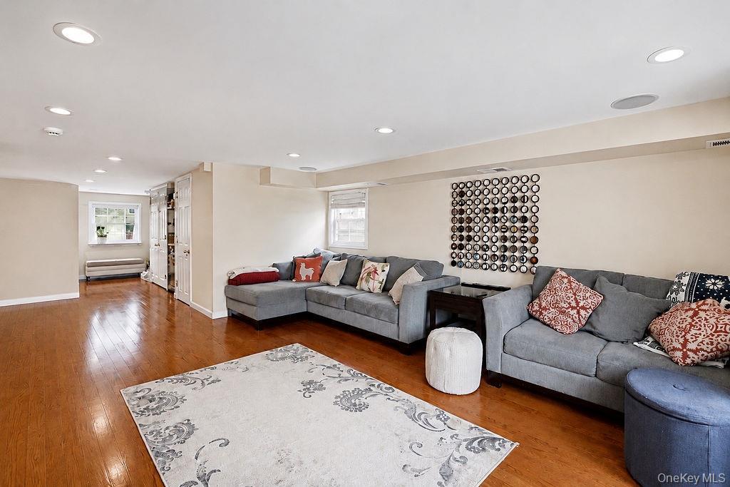 Single Family 90th Street Queens, NY 11414, MLS-1001130-21