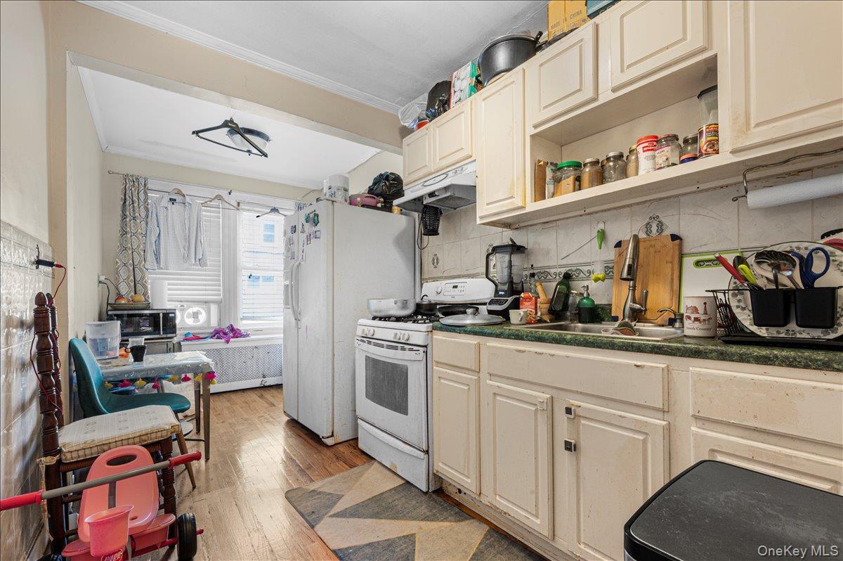 Single Family Troutville Road Queens, NY 11434, MLS-1001131-6