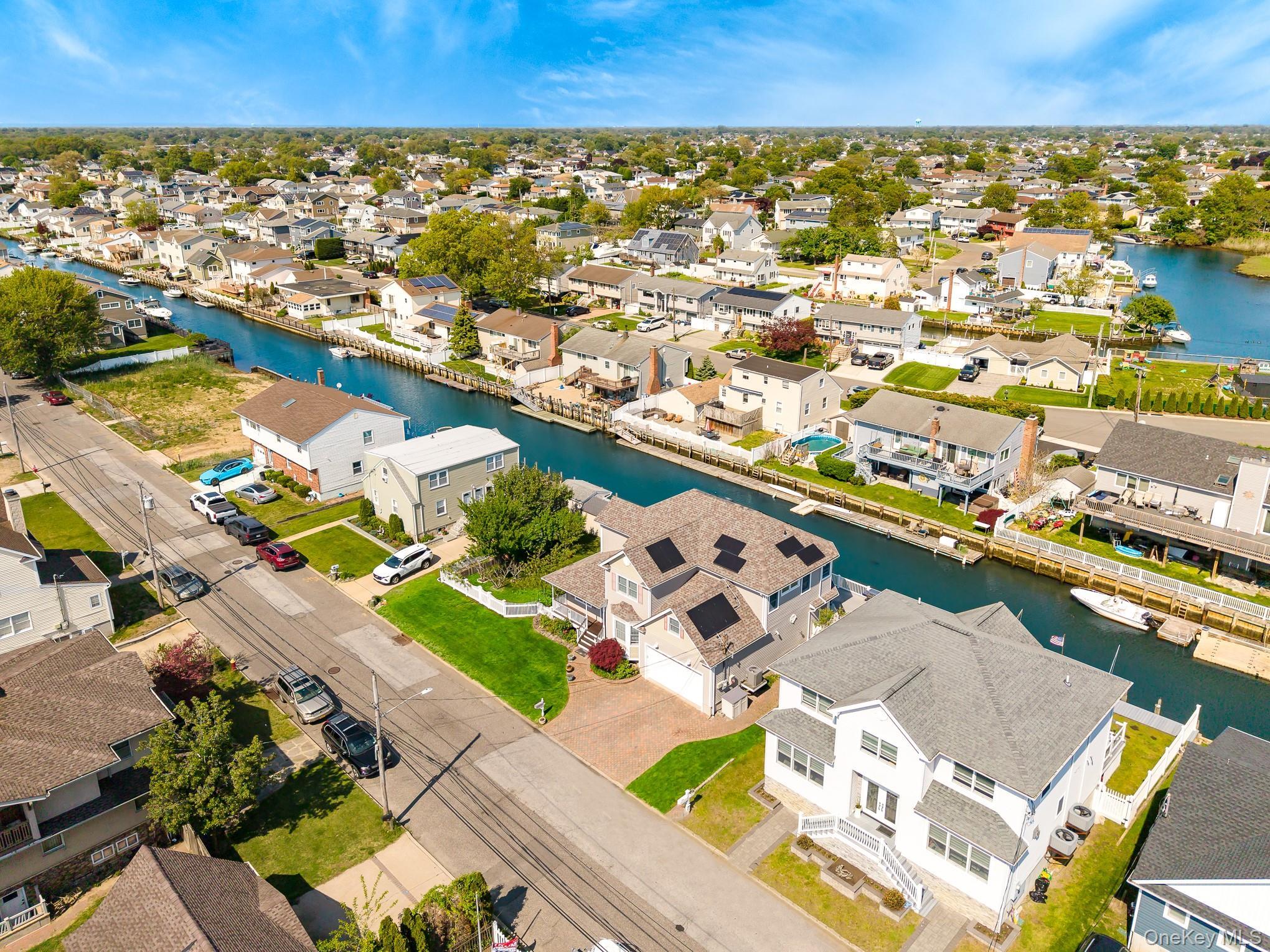 Single Family Peconic Avenue Nassau County, NY 11783, MLS-1001135-43