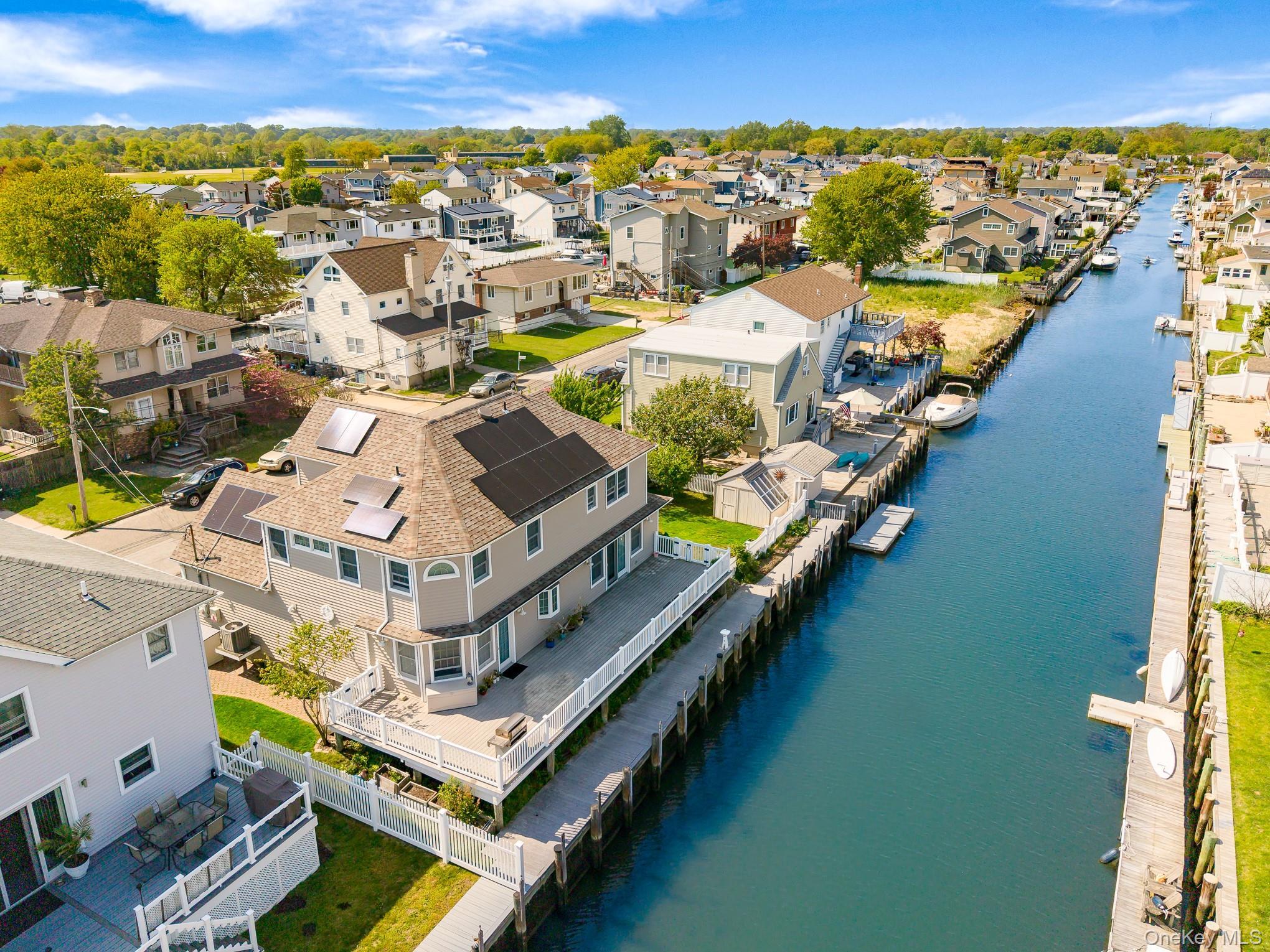 Single Family Peconic Avenue Nassau County, NY 11783, MLS-1001135-44