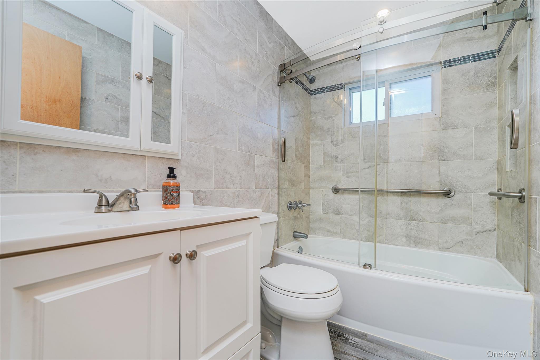 Single Family Lander  Staten Island, NY 10314, MLS-1001144-20