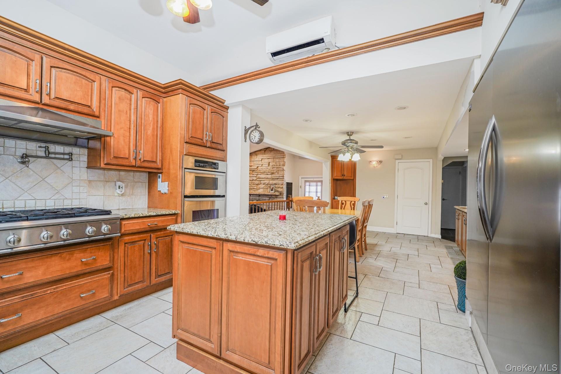 Single Family Lander  Staten Island, NY 10314, MLS-1001144-8