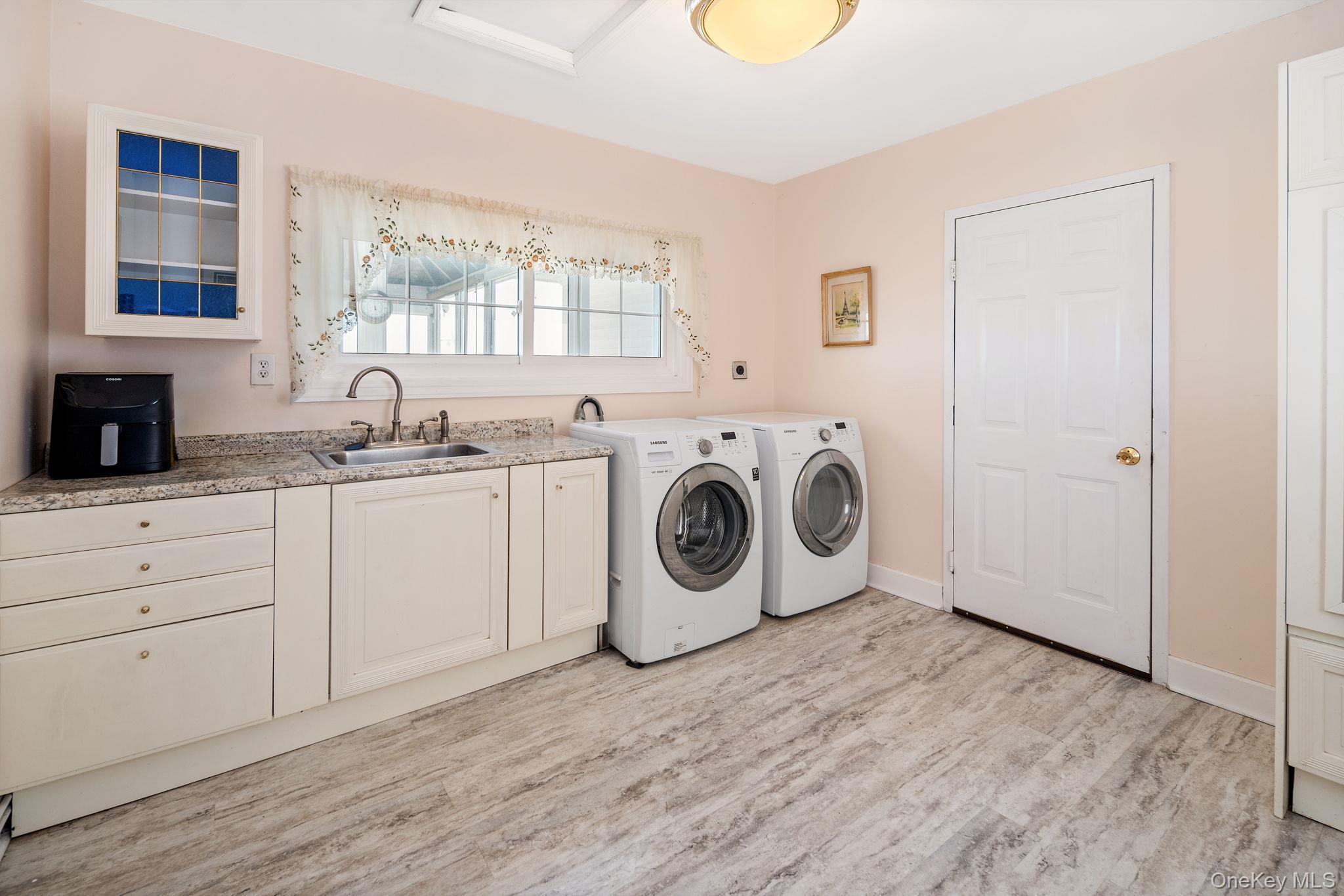 Single Family Thomas Out Of Area, NY 12155, MLS-1001145-17