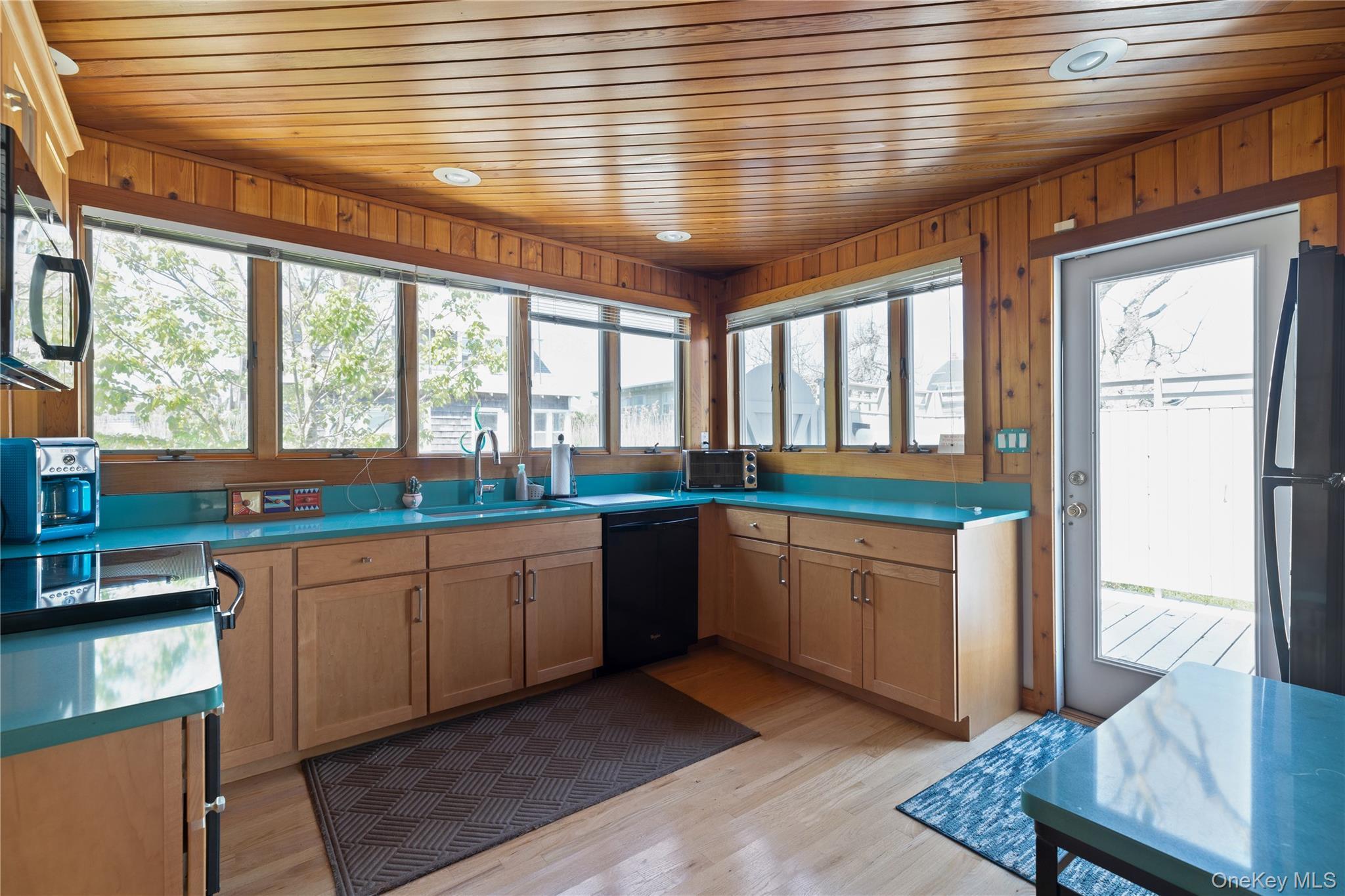 Single Family Atlantic Avenue  Suffolk County, NY 11770, MLS-1001150-9