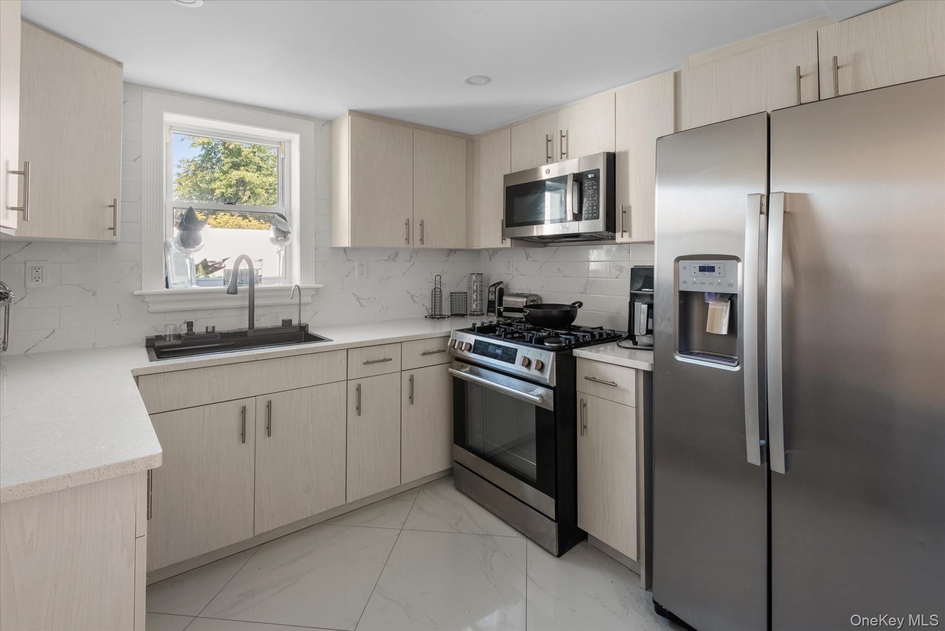 Single Family 98th Street Queens, NY 11414, MLS-1001156-10