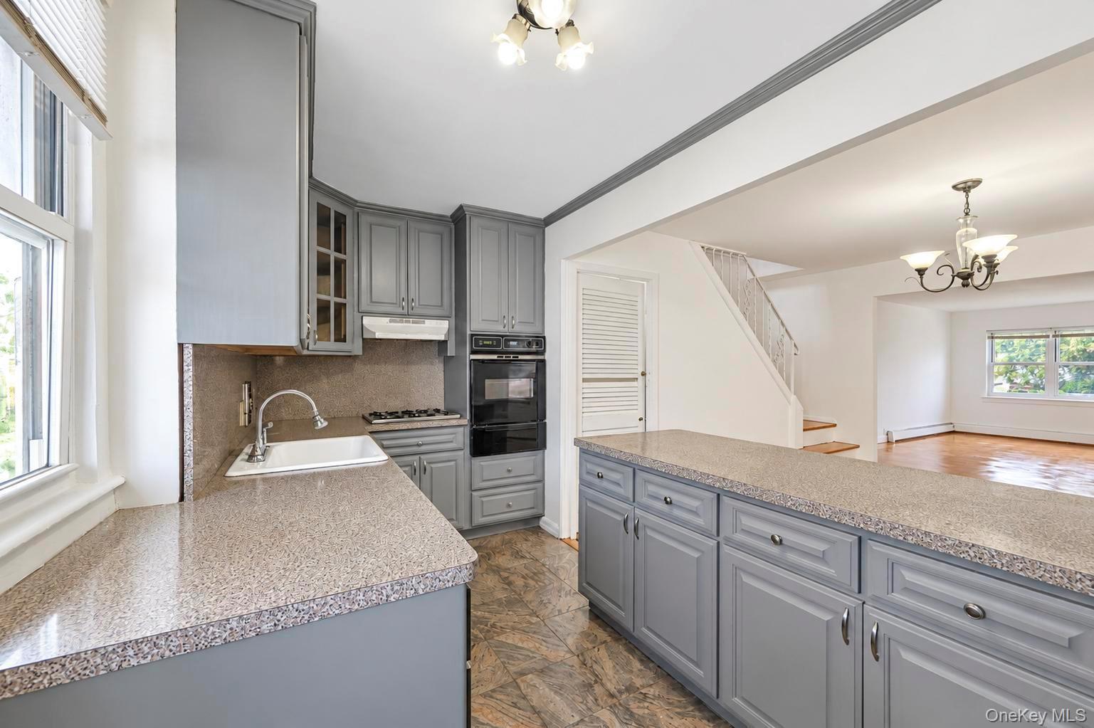 Single Family 201st Street  Queens, NY 11361, MLS-1001172-16