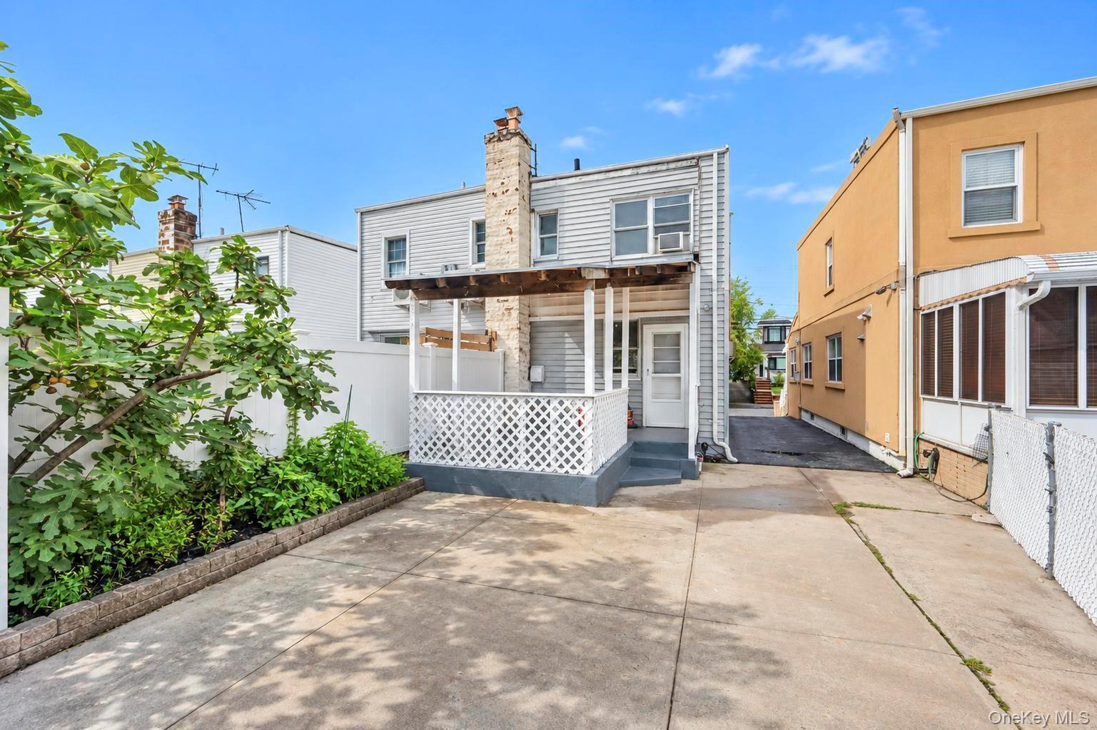 Single Family 201st Street  Queens, NY 11361, MLS-1001172-32