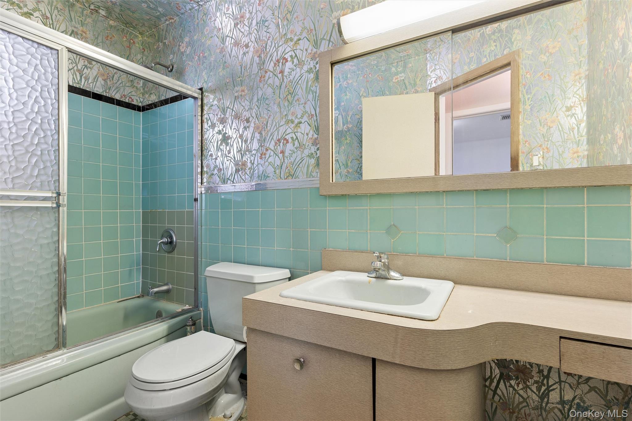 Single Family 24th  Queens, NY 11357, MLS-1001177-16
