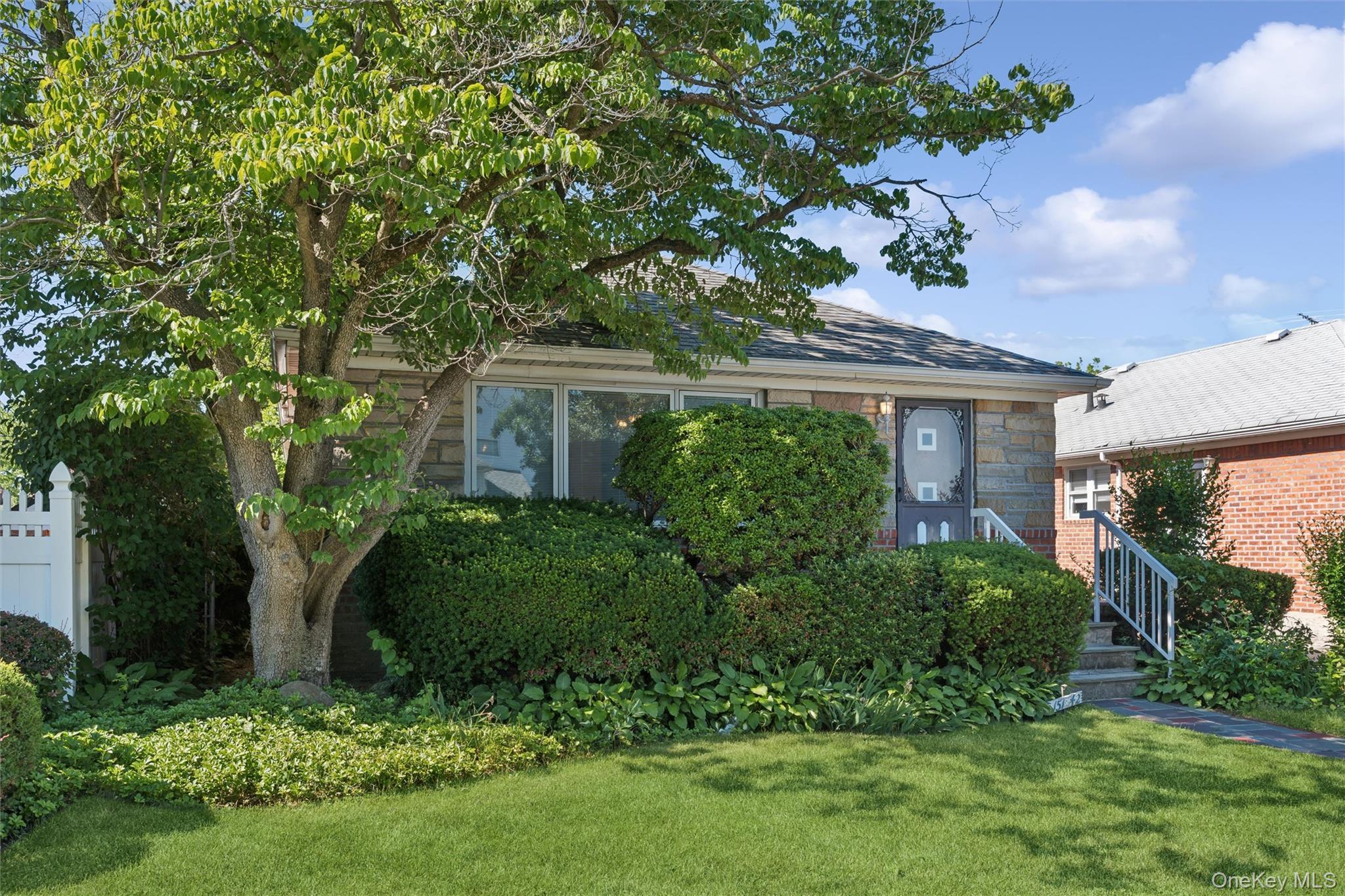 Single Family 24th  Queens, NY 11357, MLS-1001177-29